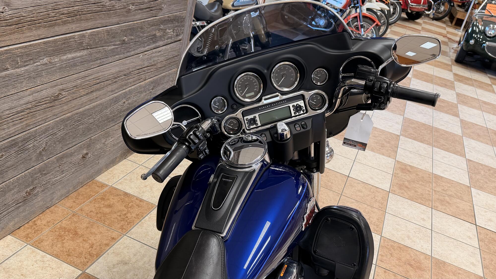 2007 Harley-Davidson® Electra Glide® Ultra Classic® Deep Cobalt, photo 9
