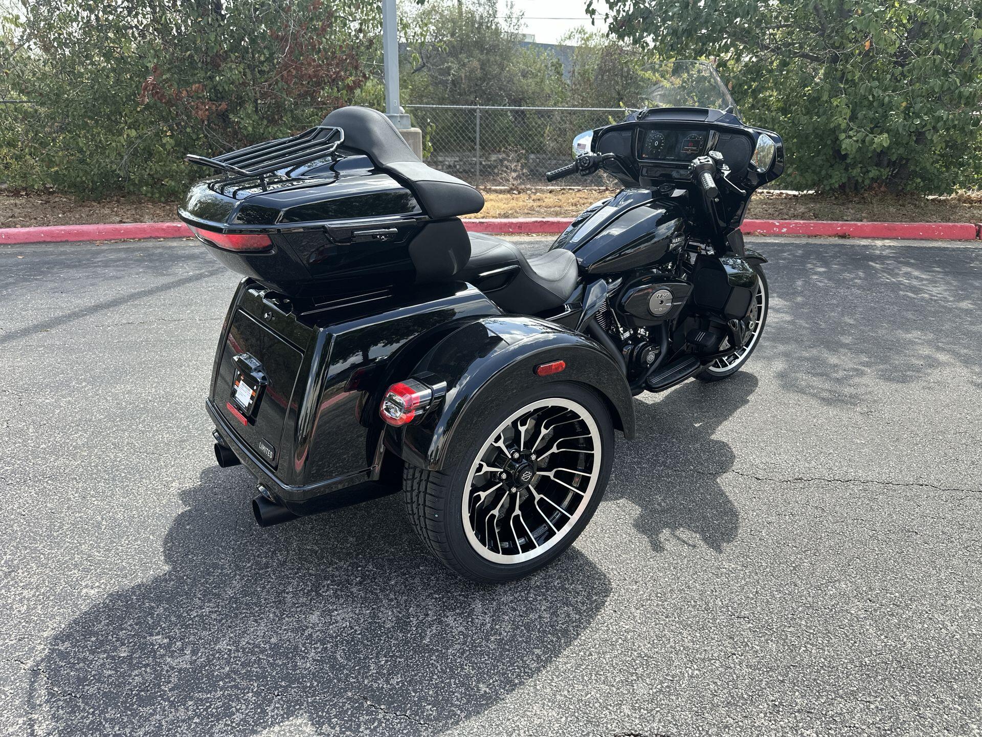2026 Harley-Davidson® Street Glide 3 Limited FLHLT, photo 9