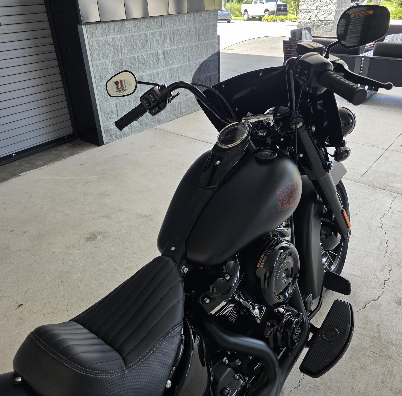 2026 Harley-Davidson® Deadwood™ Black Denim, photo 7