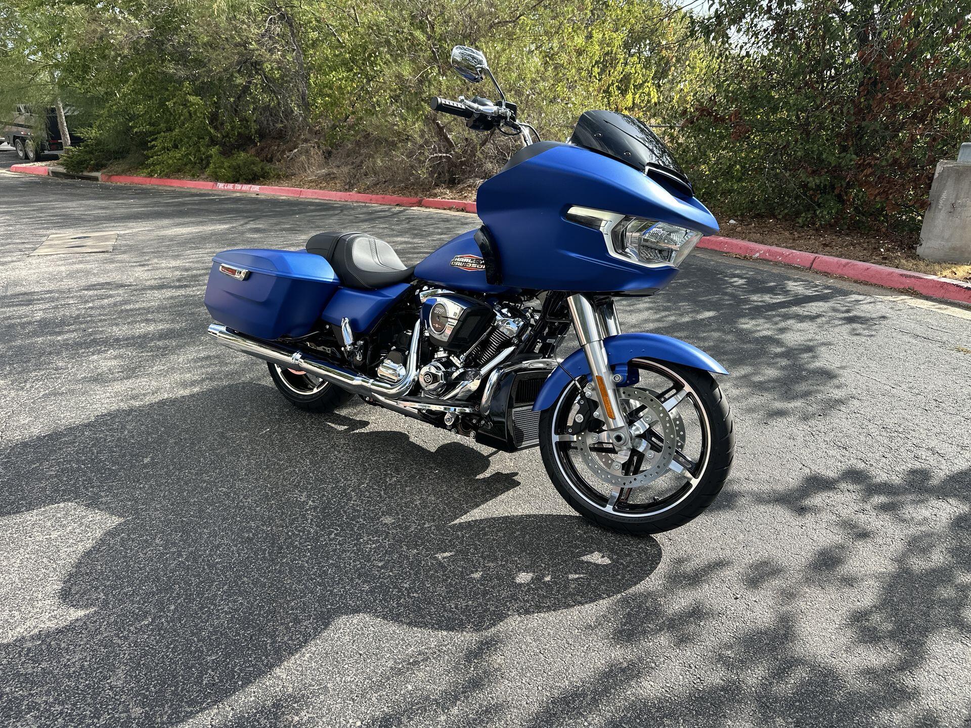 2026 Harley-Davidson® Road Glide® FLTRX, photo 3