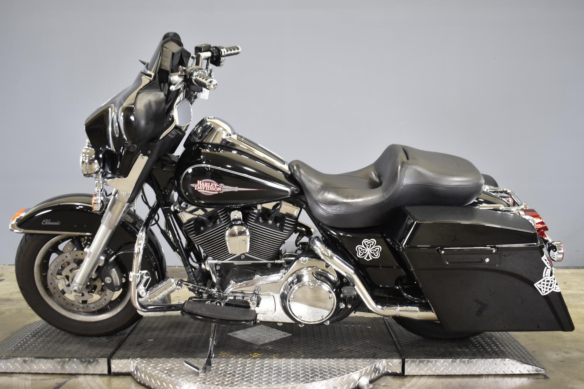2008 Harley-Davidson® Electra Glide® Classic Black, photo 5