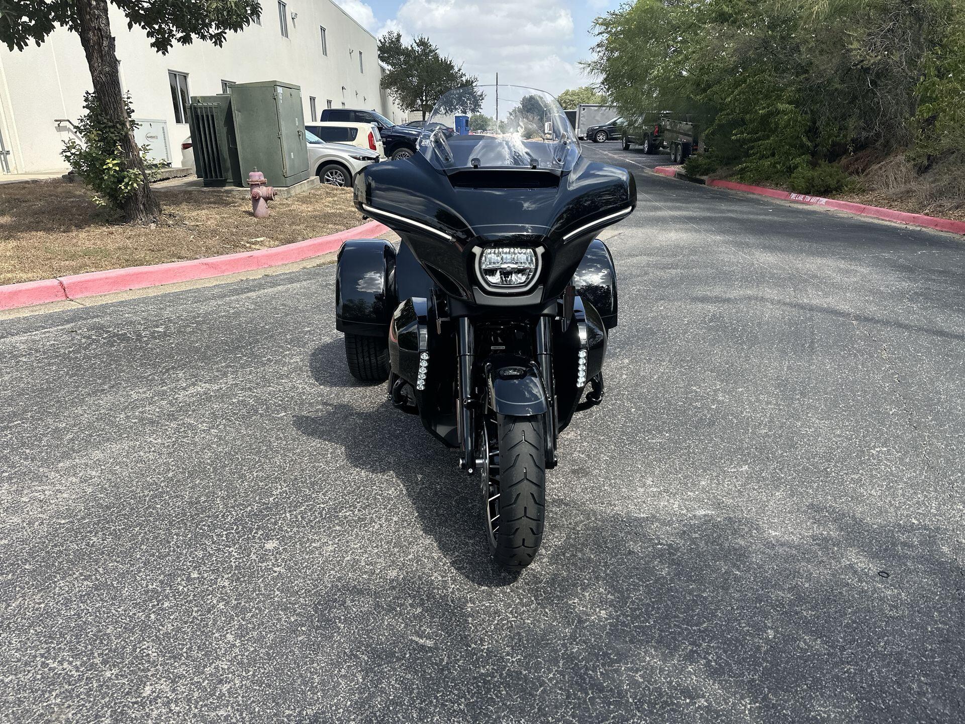 2026 Harley-Davidson® Street Glide 3 Limited FLHLT, photo 4
