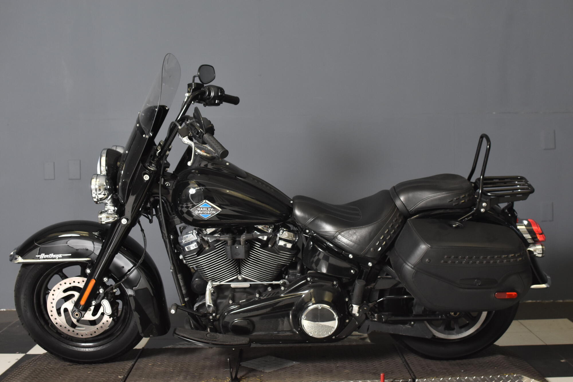 2025 Harley-Davidson® Heritage Classic FLHC, photo 5