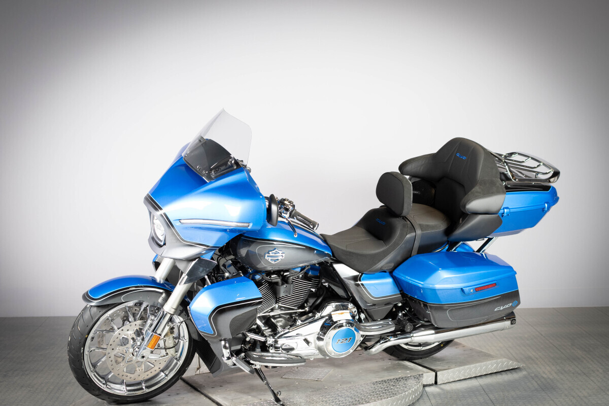 2026 Harley-Davidson® CVO Street Glide Limited FLHXLSE, photo 5
