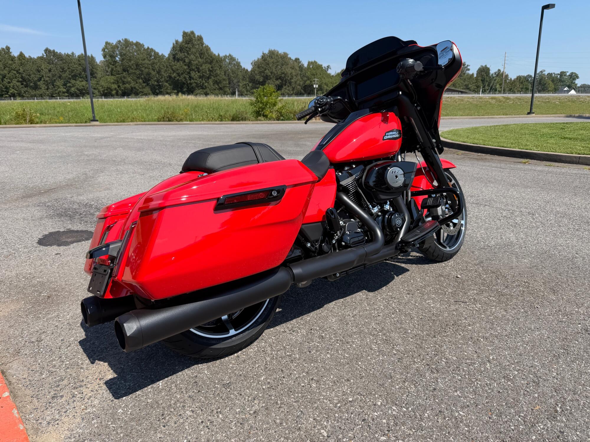 2026 Harley-Davidson® Street Glide® Blood Orange Black Trim, photo 3