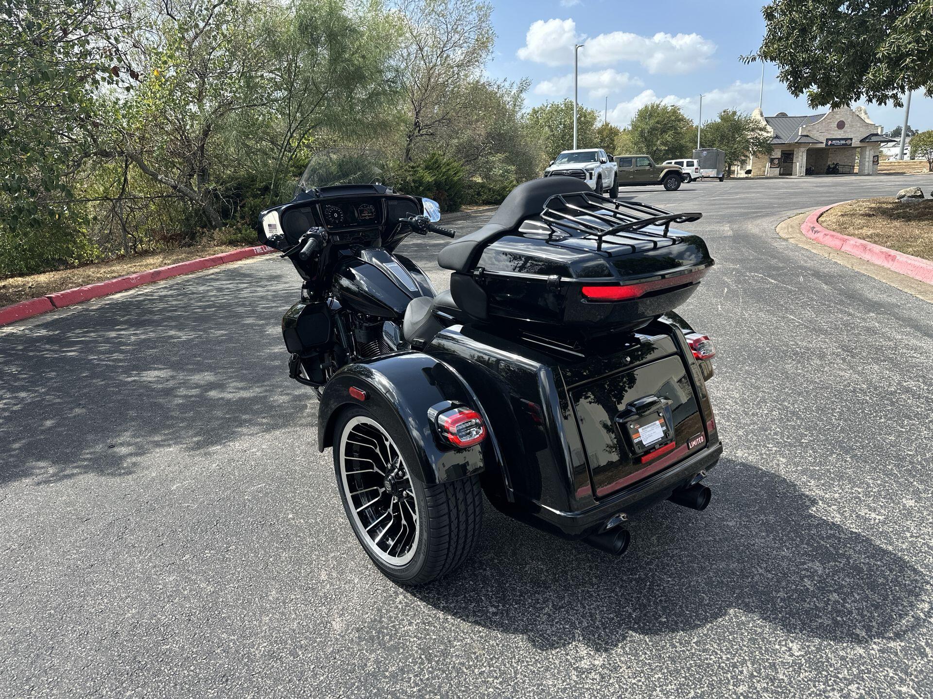 2026 Harley-Davidson® Street Glide 3 Limited FLHLT, photo 7