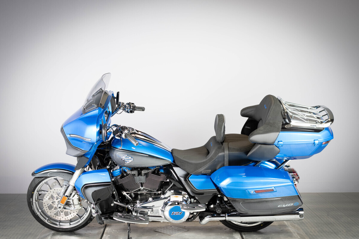 2026 Harley-Davidson® CVO Street Glide Limited FLHXLSE, photo 6
