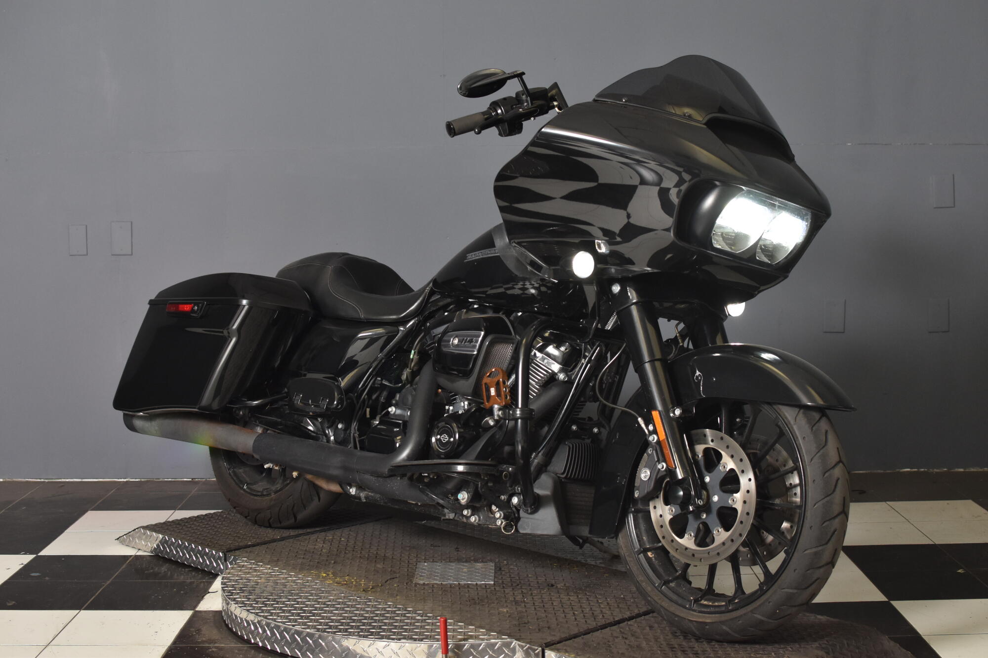 2019 Harley-Davidson® Road Glide® Special Vivid Black FLTRXS, photo 2