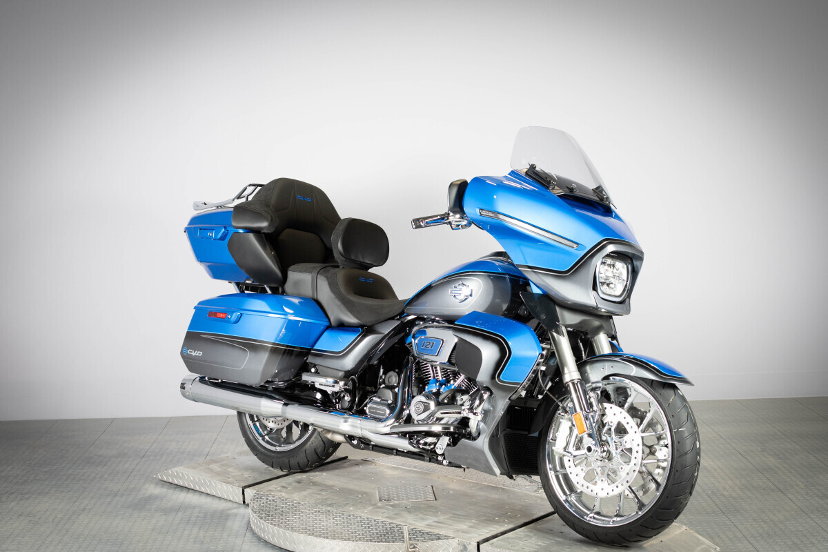 2026 Harley-Davidson® CVO Street Glide Limited FLHXLSE, photo 2