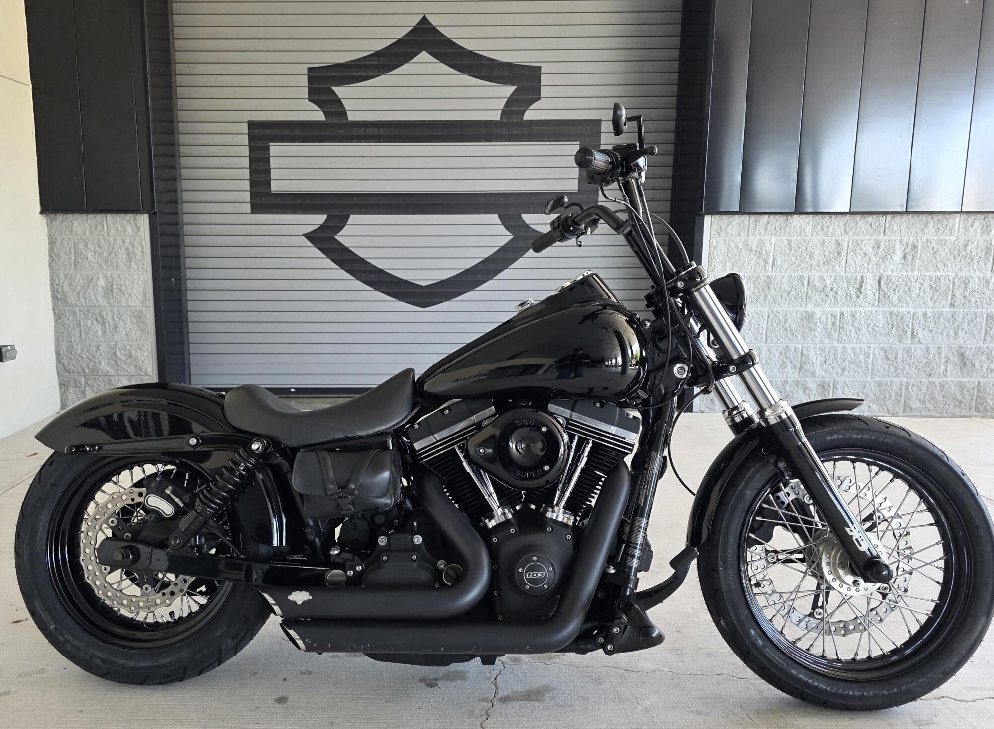 2015 Harley-Davidson® Street Bob® Vivid Black