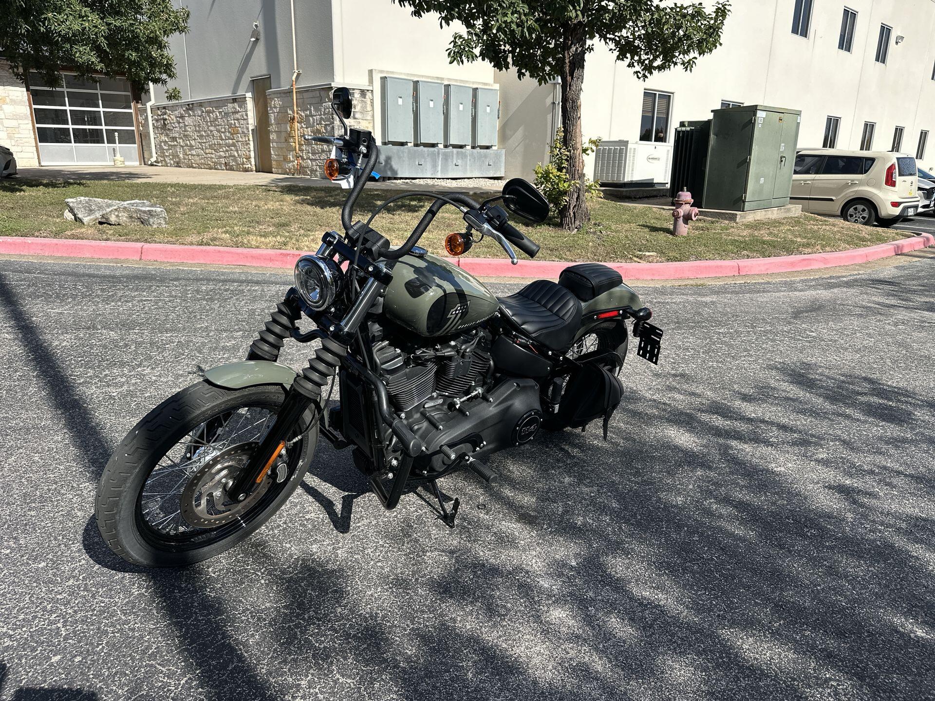 2021 Harley-Davidson® Street Bob® 114 FXBBS, photo 6