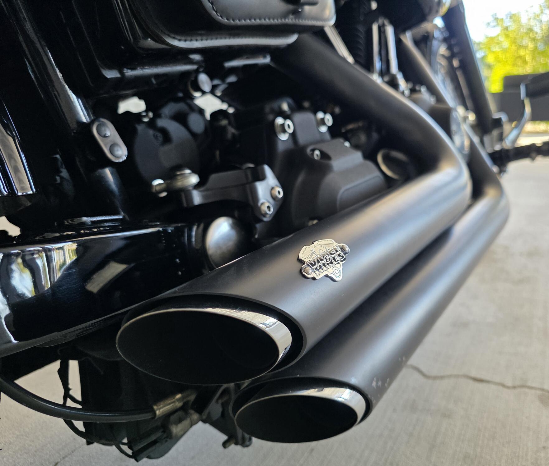 2015 Harley-Davidson® Street Bob® Vivid Black, photo 8