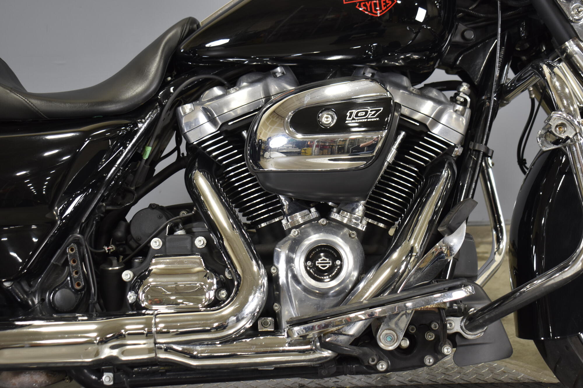 2020 Harley-Davidson® Electra Glide® Standard Vivid Black, photo 10