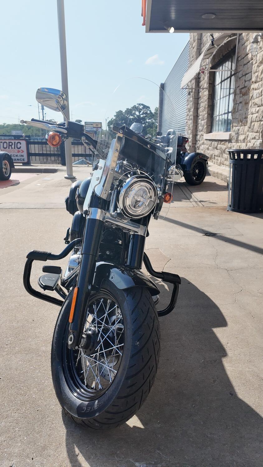 FLSL 2020 Softail Slim®, photo 2