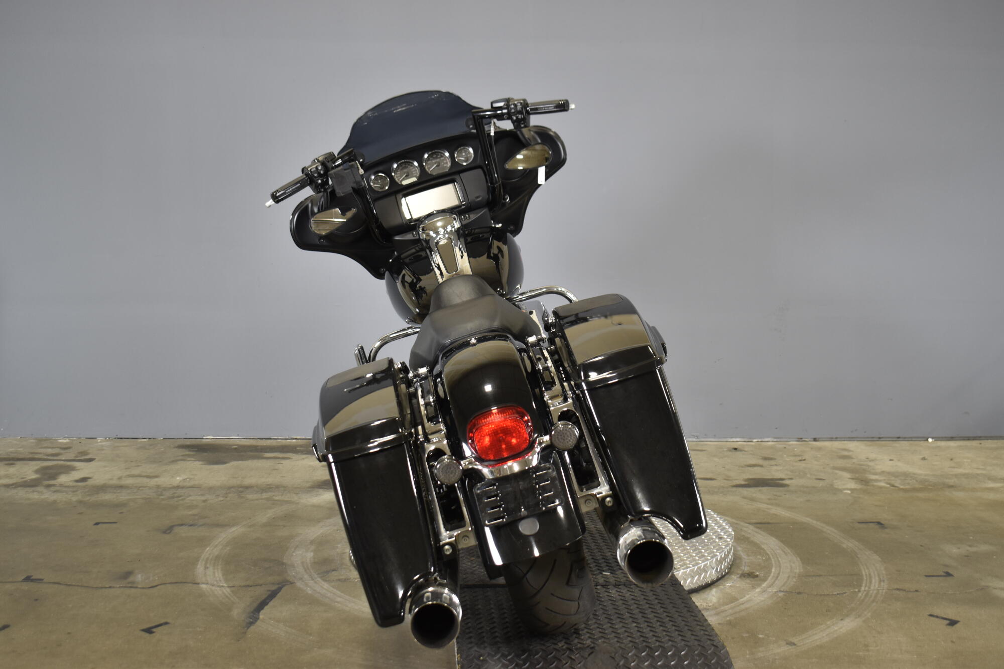 2020 Harley-Davidson® Electra Glide® Standard Vivid Black, photo 7
