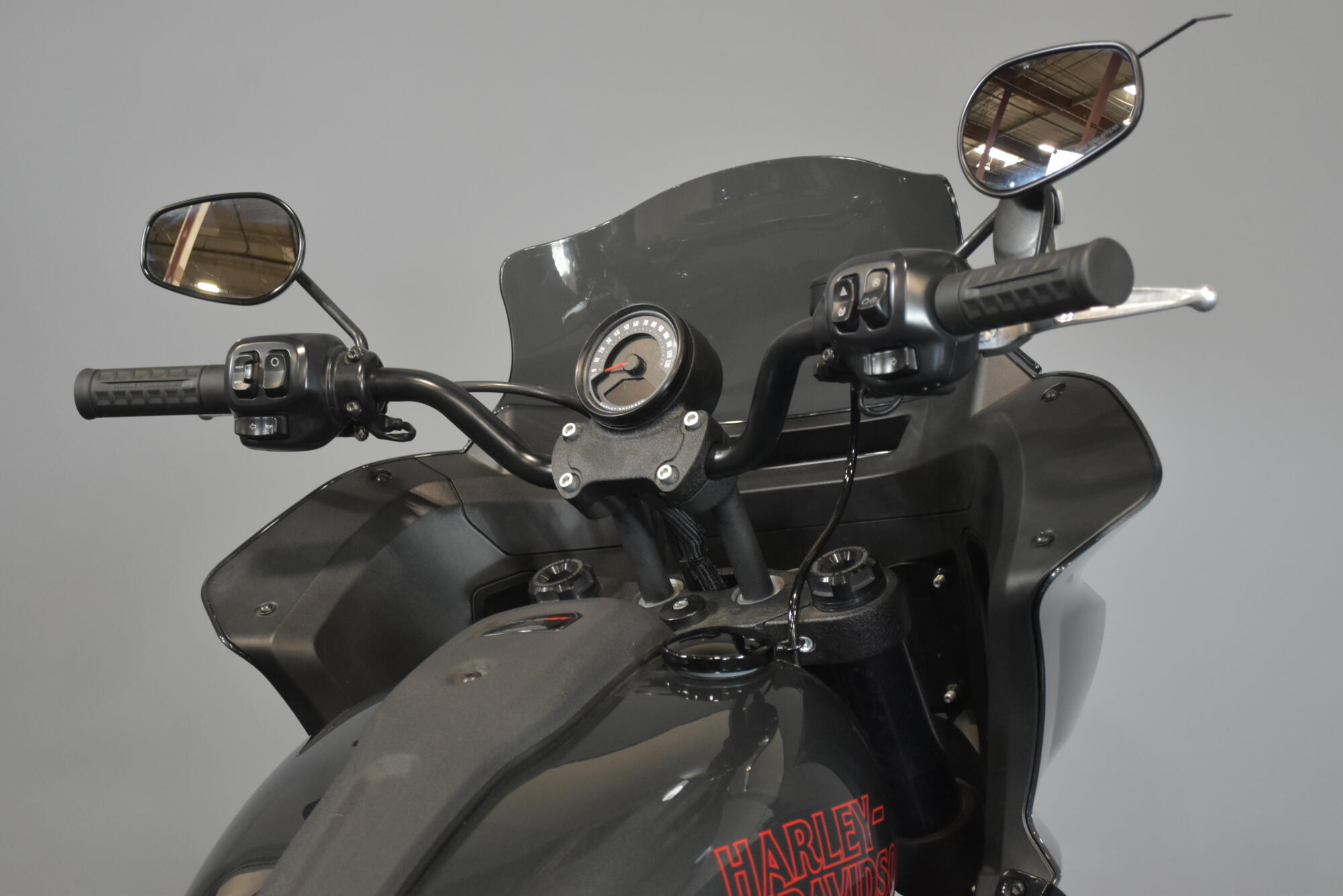 2025 Harley-Davidson® Low Rider® ST Iron Horse Metallic - Black Finish, photo 15