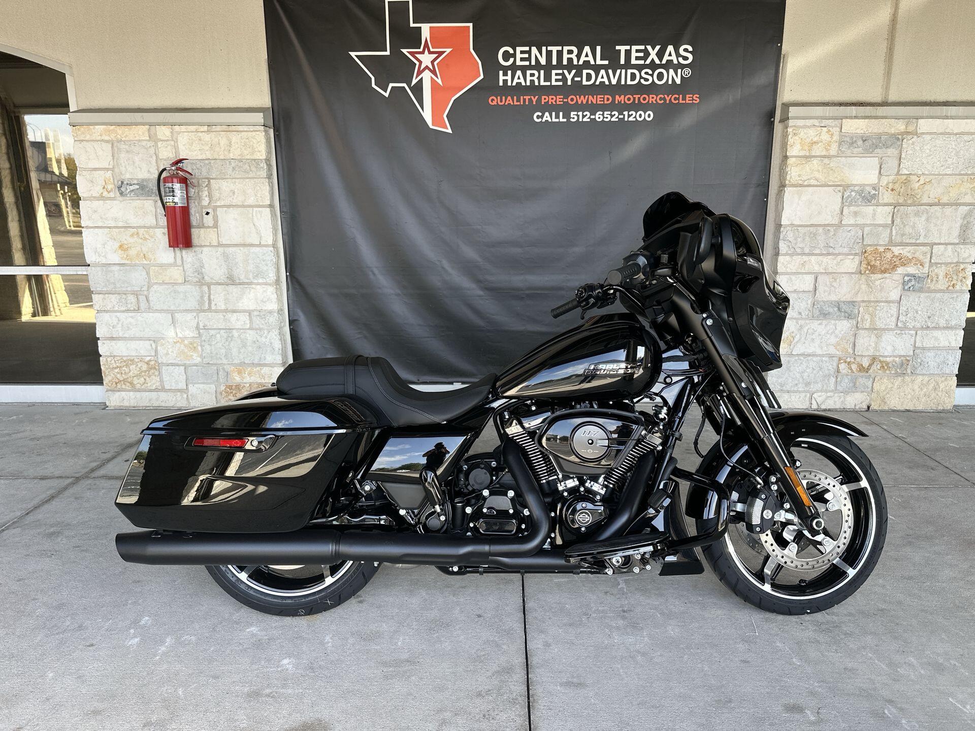 2026 Harley-Davidson® Street Glide® FLHX, photo 3