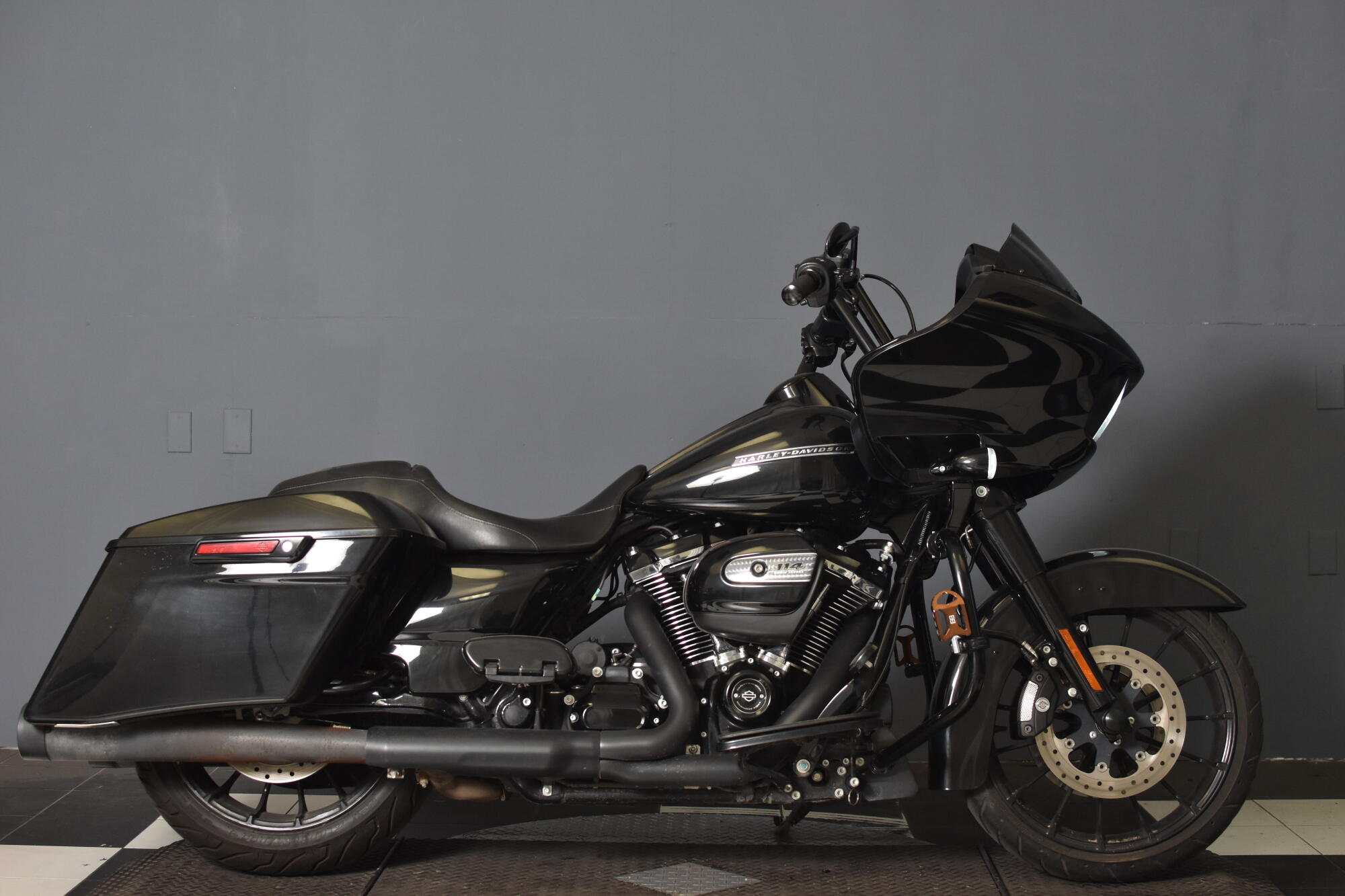 2019 Harley-Davidson® Road Glide® Special Vivid Black FLTRXS