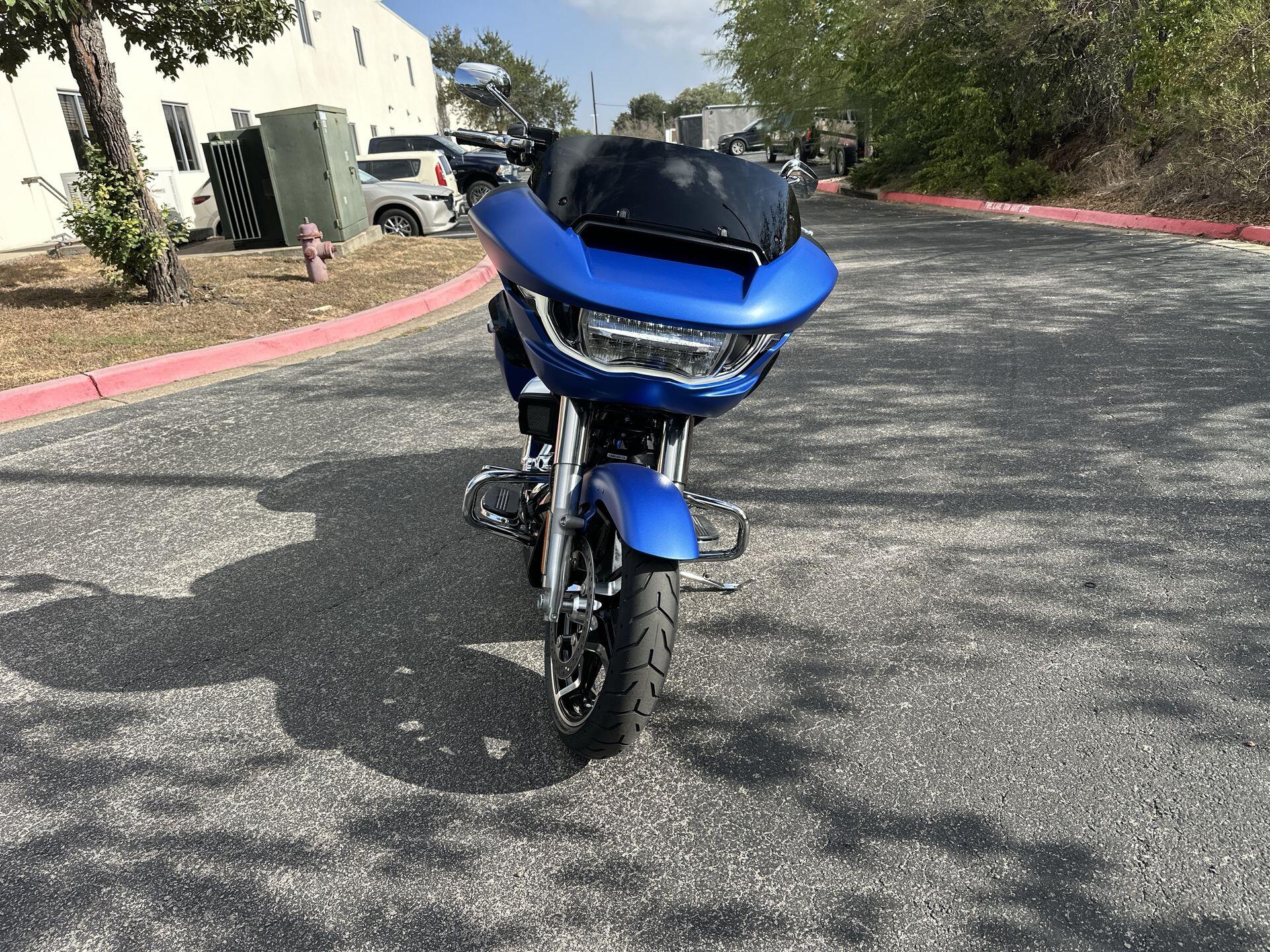 2026 Harley-Davidson® Road Glide® FLTRX, photo 4