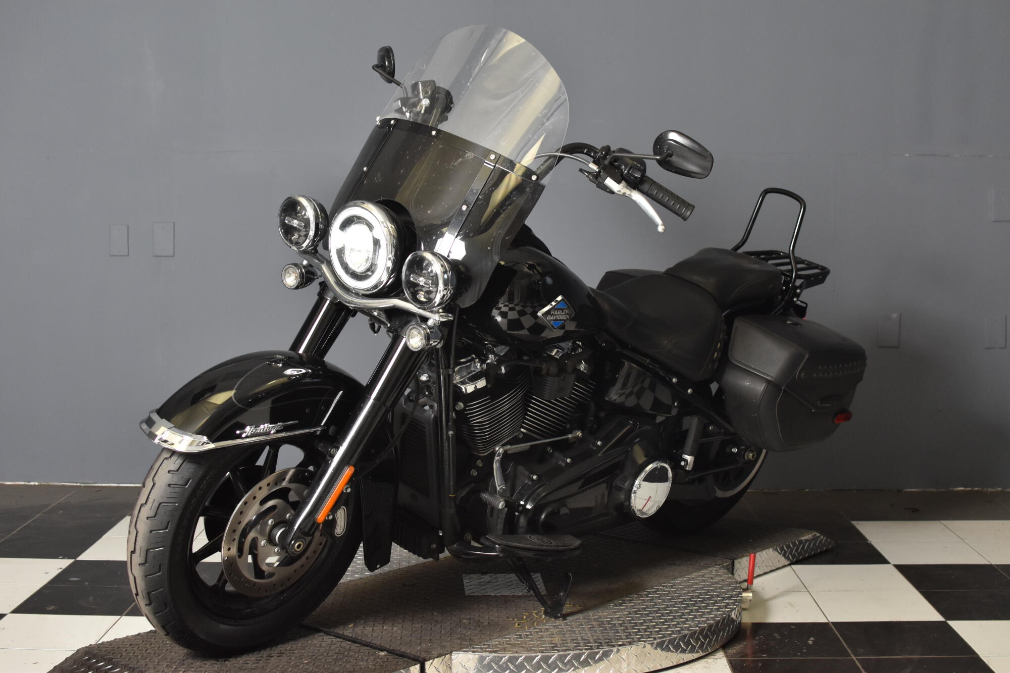 2025 Harley-Davidson® Heritage Classic FLHC, photo 4