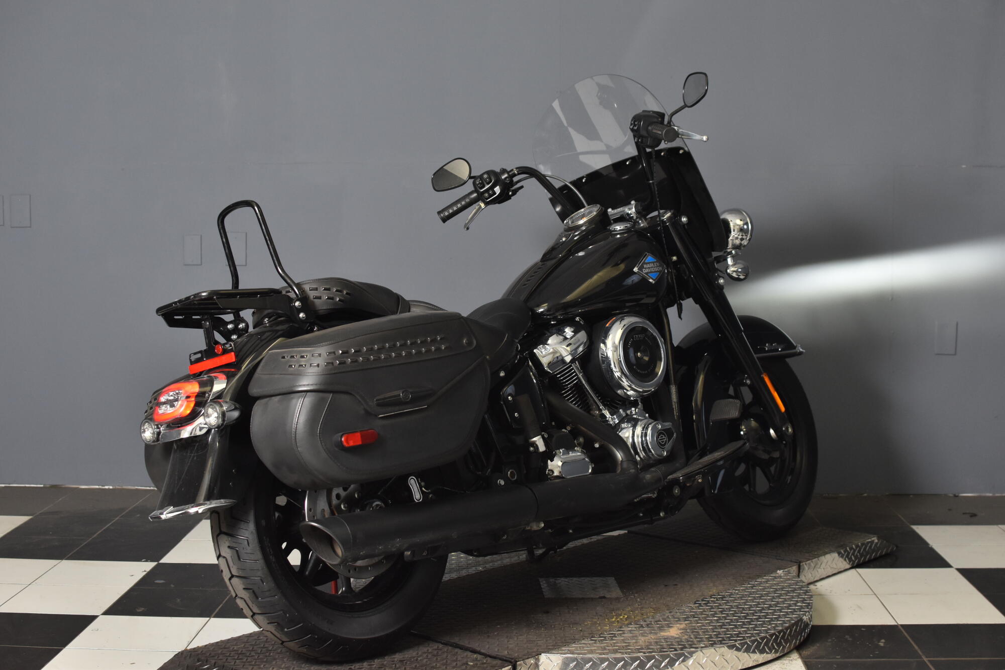 2025 Harley-Davidson® Heritage Classic FLHC, photo 8