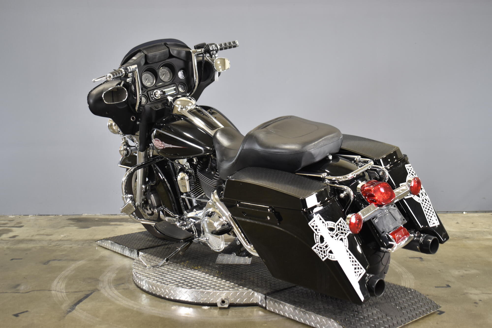 2008 Harley-Davidson® Electra Glide® Classic Black, photo 6
