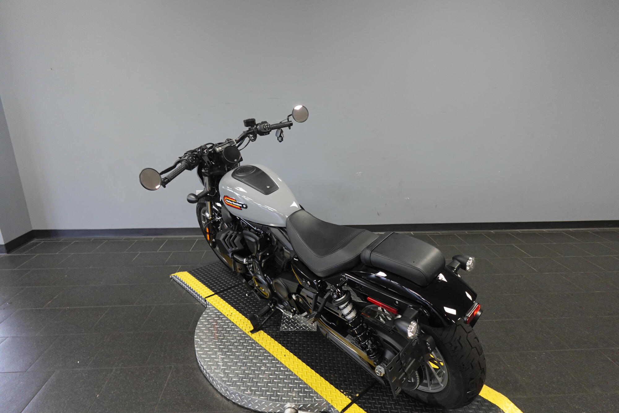 2026 Harley-Davidson® Nightster™ Special RH975S, photo 6