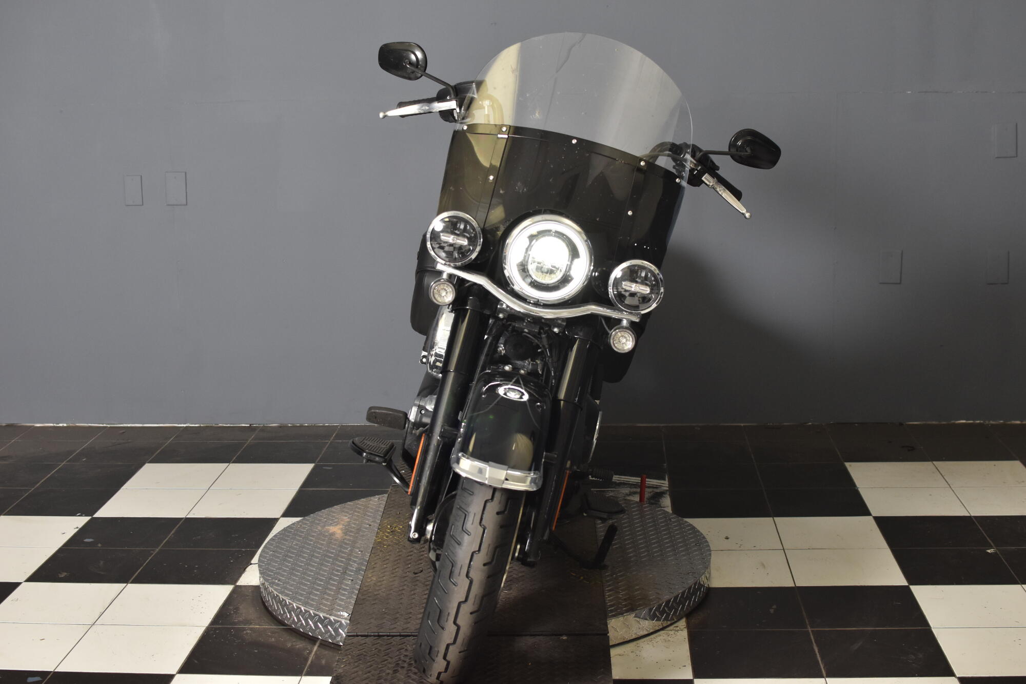 2025 Harley-Davidson® Heritage Classic FLHC, photo 3