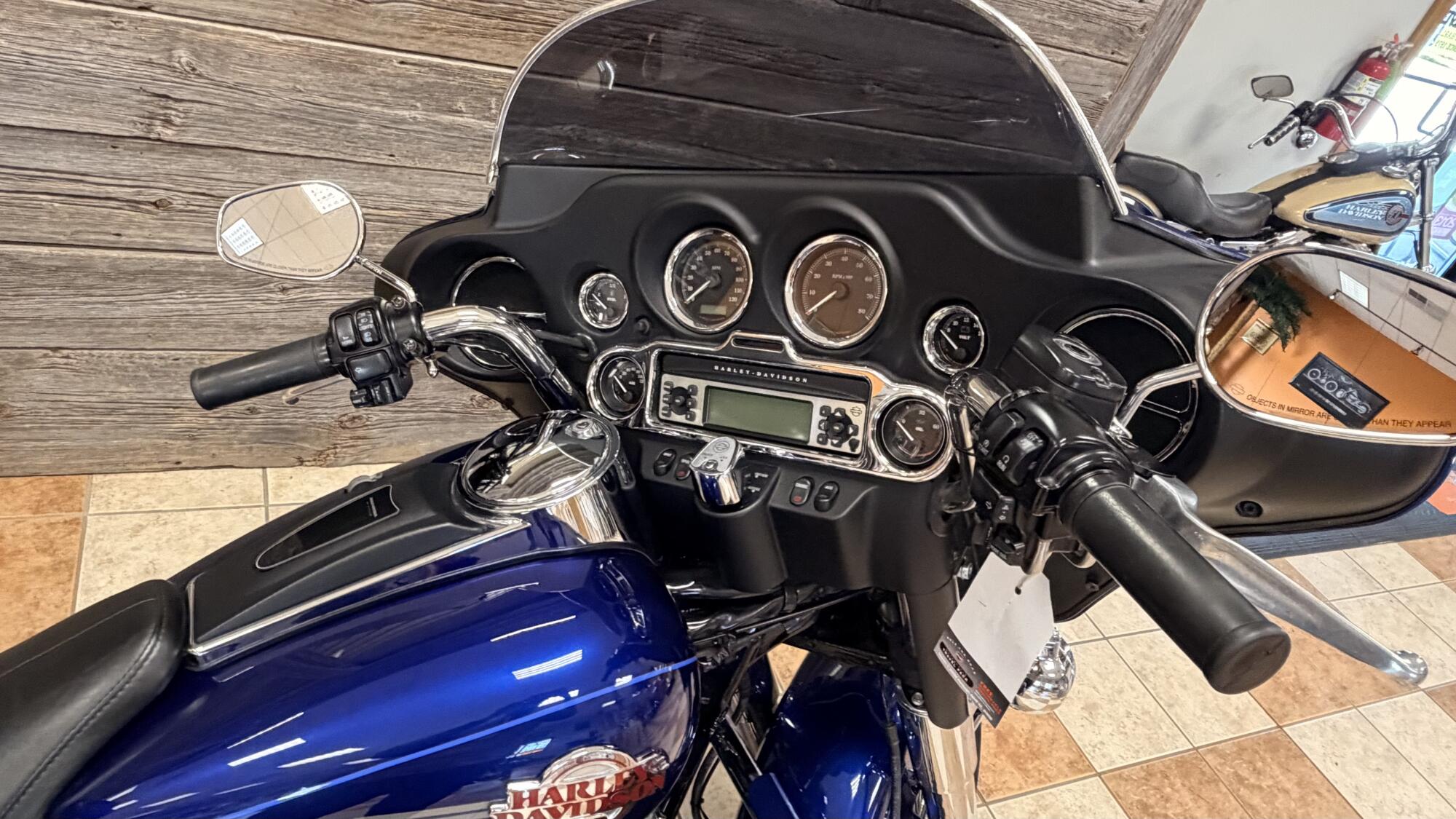 2007 Harley-Davidson® Electra Glide® Ultra Classic® Deep Cobalt, photo 8