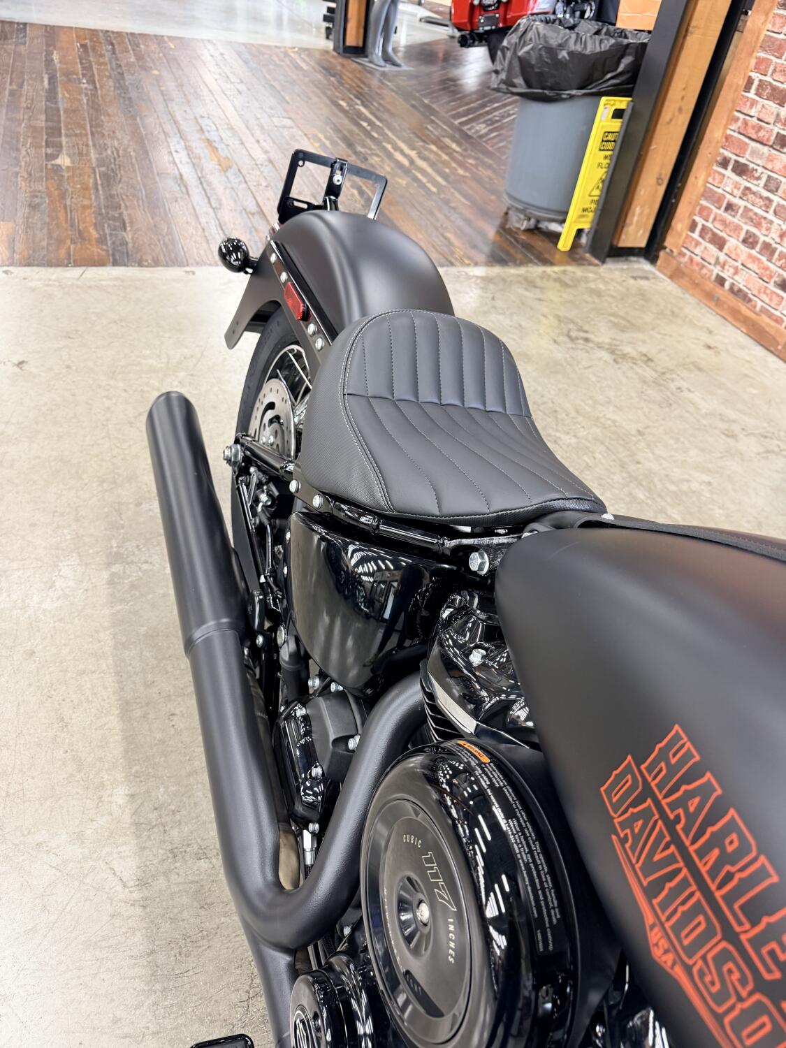 2026 Harley-Davidson® Deadwood™ FLHD, photo 8