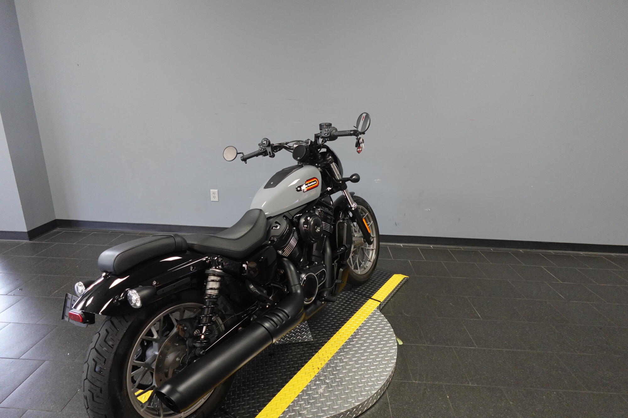 2026 Harley-Davidson® Nightster™ Special RH975S, photo 8