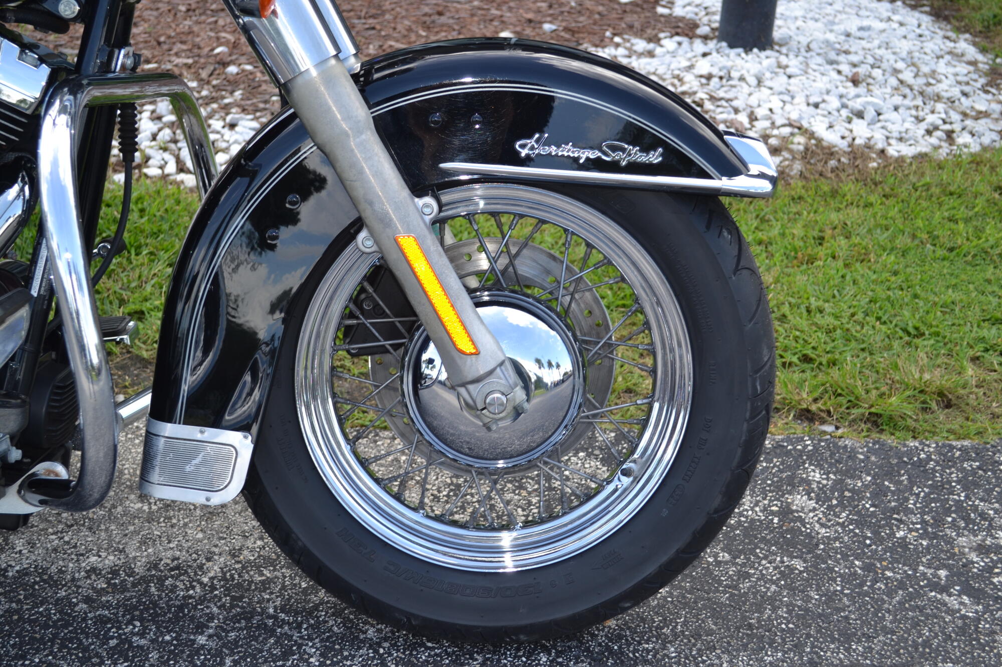 2004 Harley-Davidson® Heritage Softail® Classic - FLSTCI, photo 2