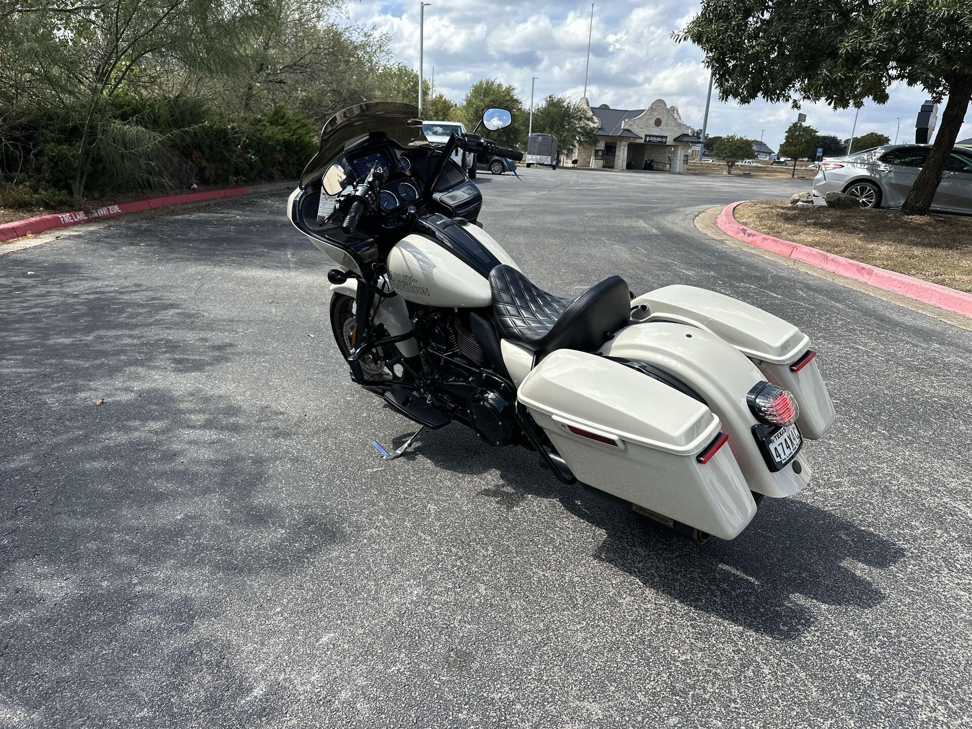 2023 Harley-Davidson® Road Glide® ST FLTRXST, photo 7