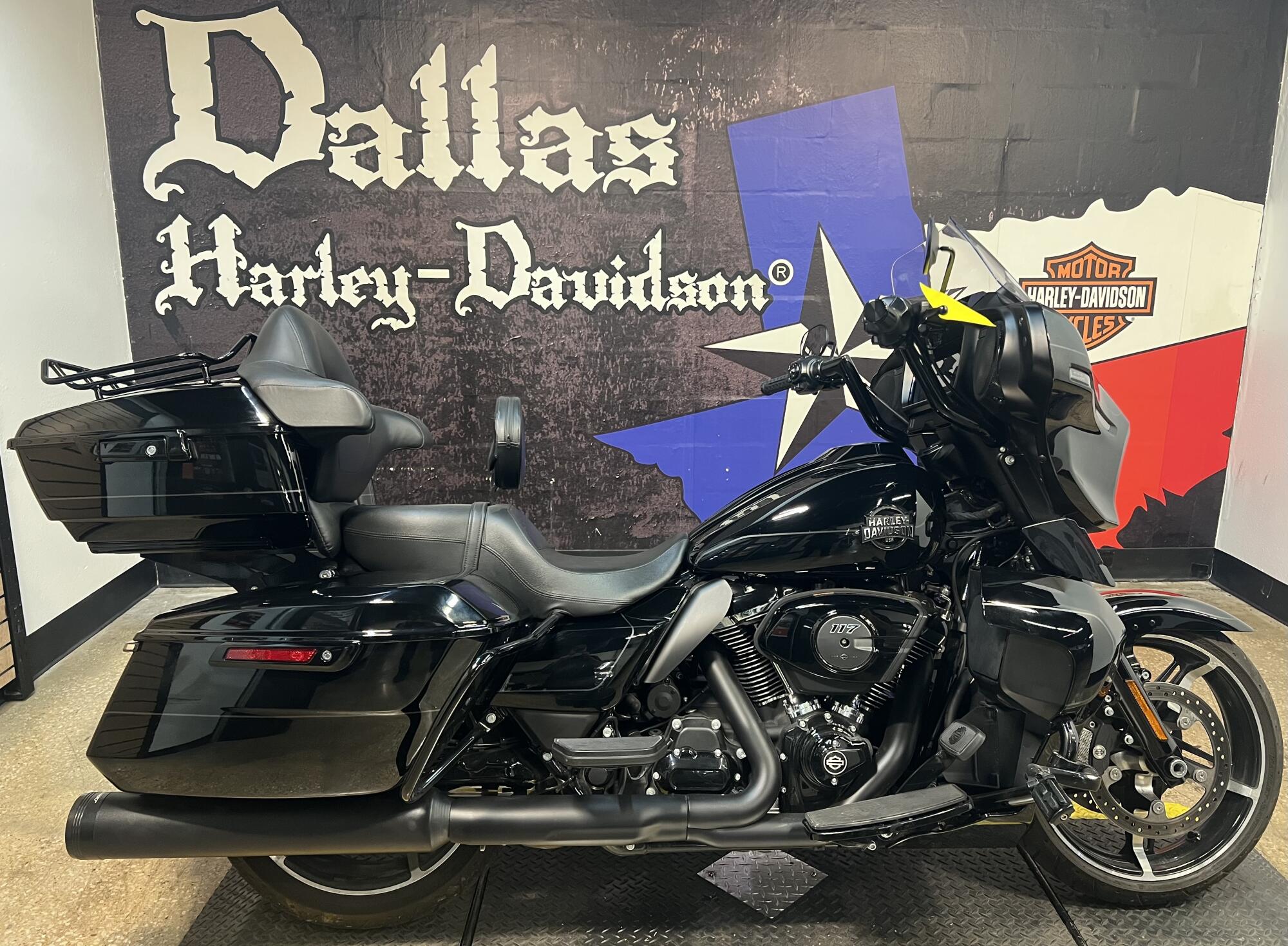2025 Harley-Davidson® Street Glide™ Ultra FLHXU