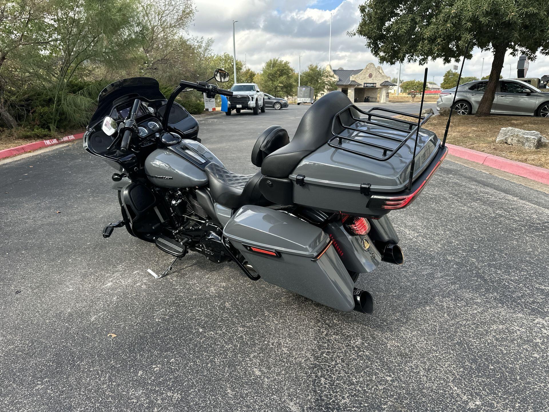 2022 Harley-Davidson® Road Glide® Limited FLTRK, photo 7