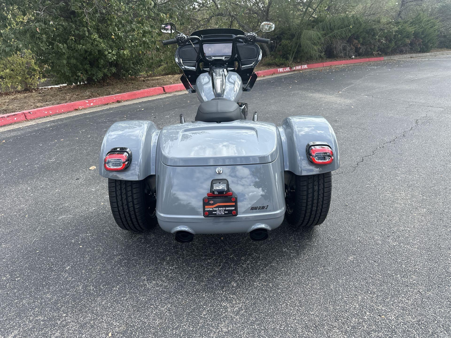 2026 Harley-Davidson® Road Glide 3 FLTRT, photo 8