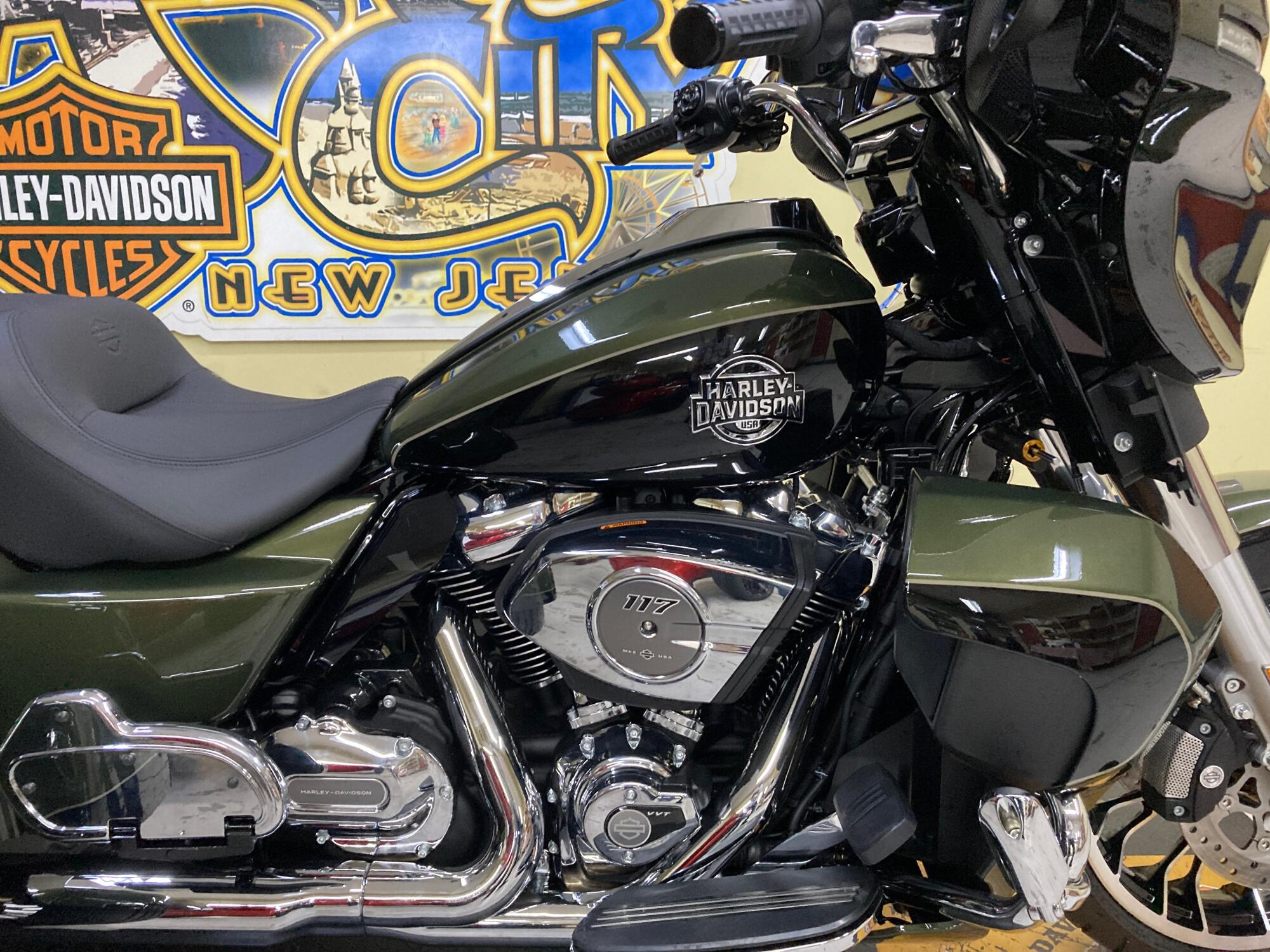 2026 Harley-Davidson® Street Glide 3 Limited Olive Steel Metallic / Vivid Black Chrome Trim FLHLT, photo 2