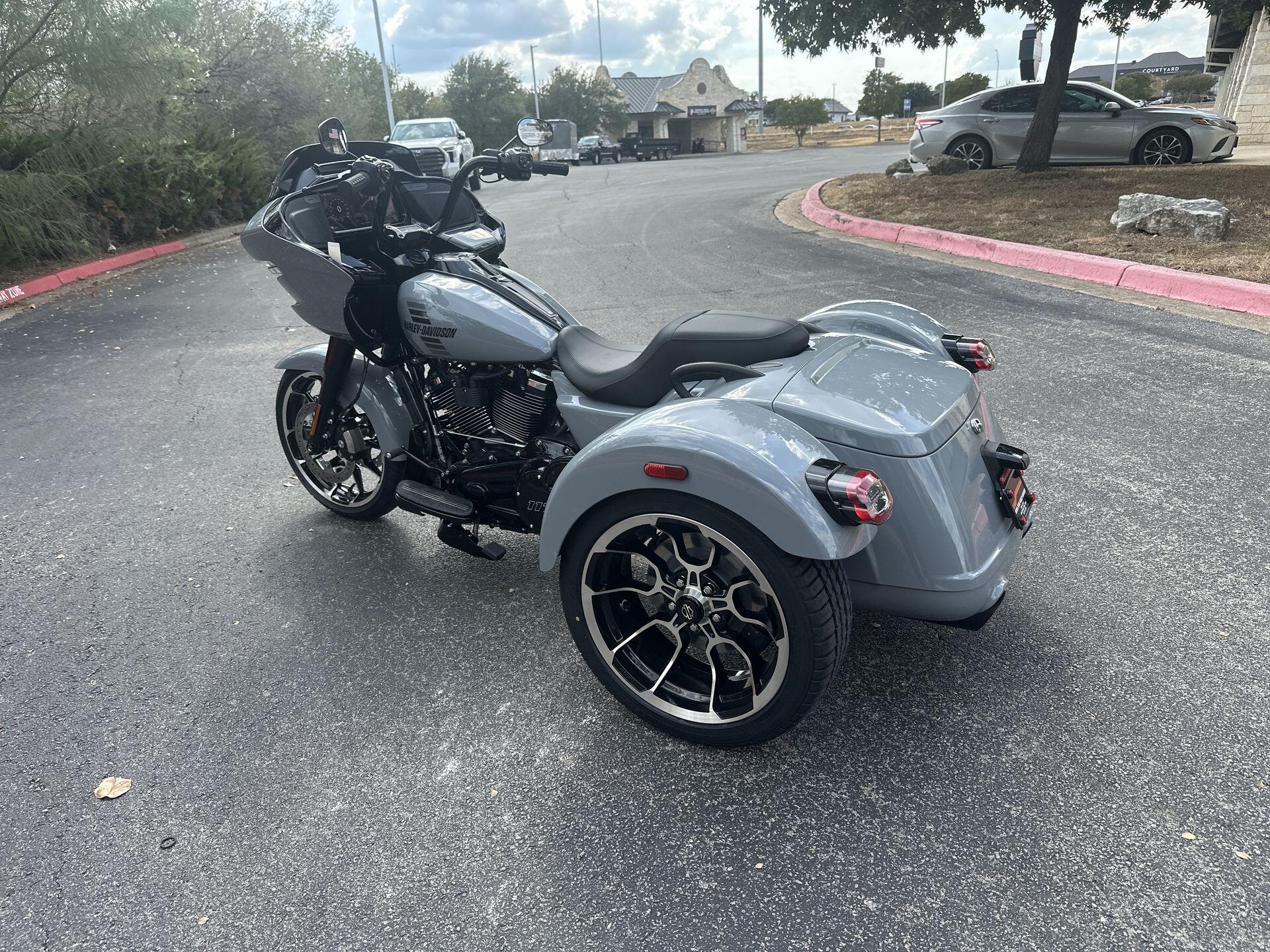 2026 Harley-Davidson® Road Glide 3 FLTRT, photo 7