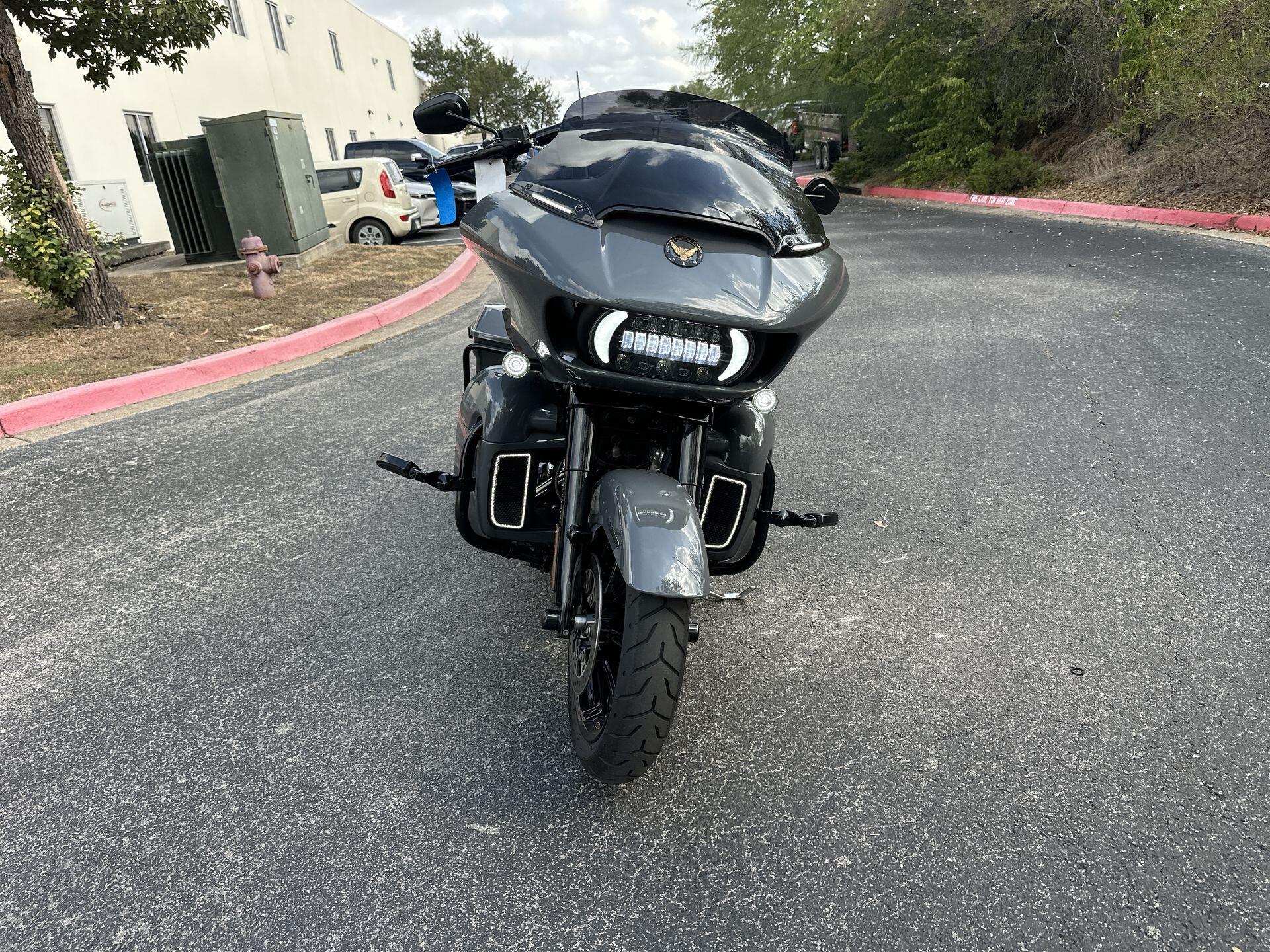 2022 Harley-Davidson® Road Glide® Limited FLTRK, photo 4