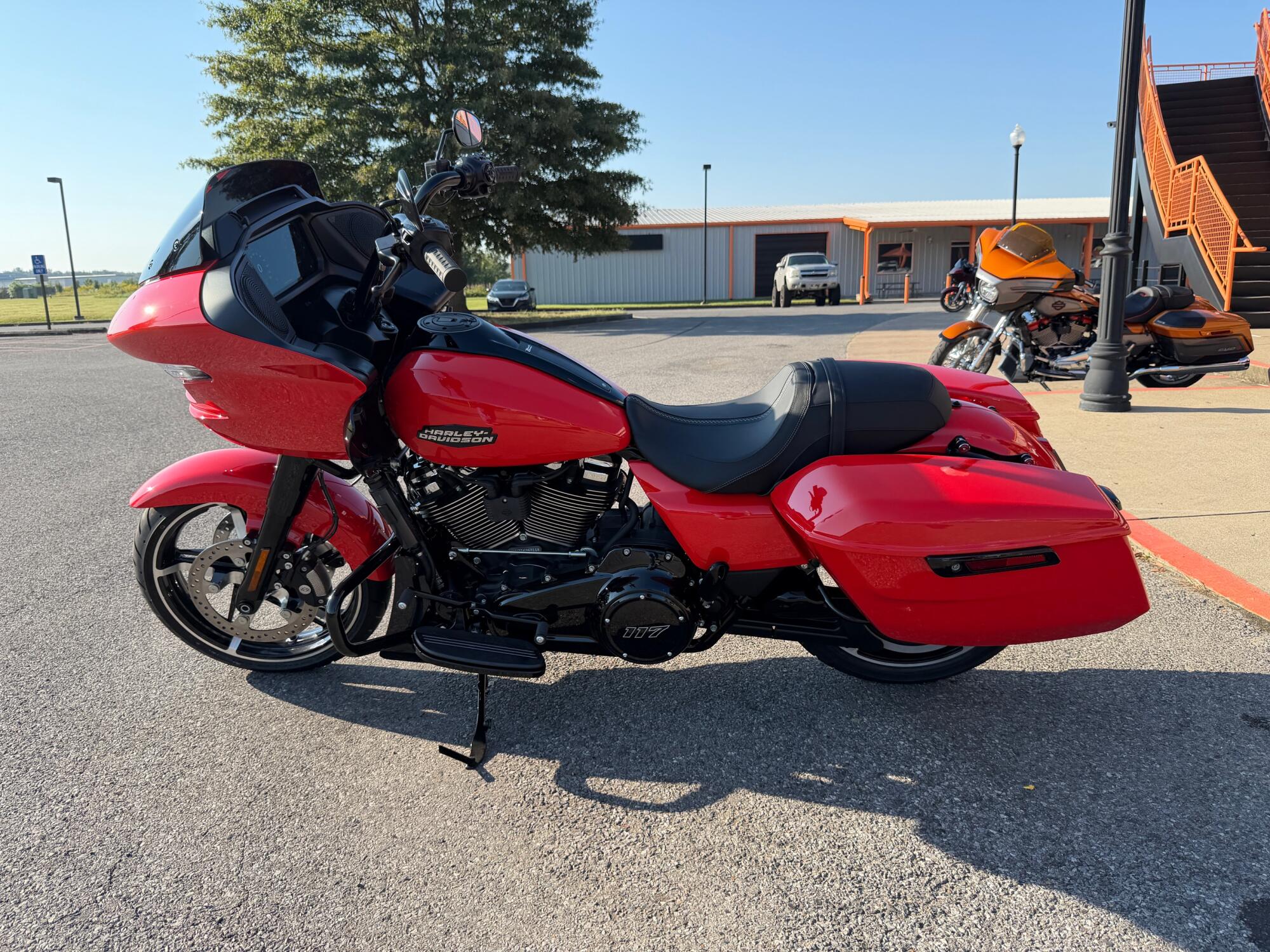 2026 Harley-Davidson® Road Glide™ Blood Orange Black Trim, photo 7