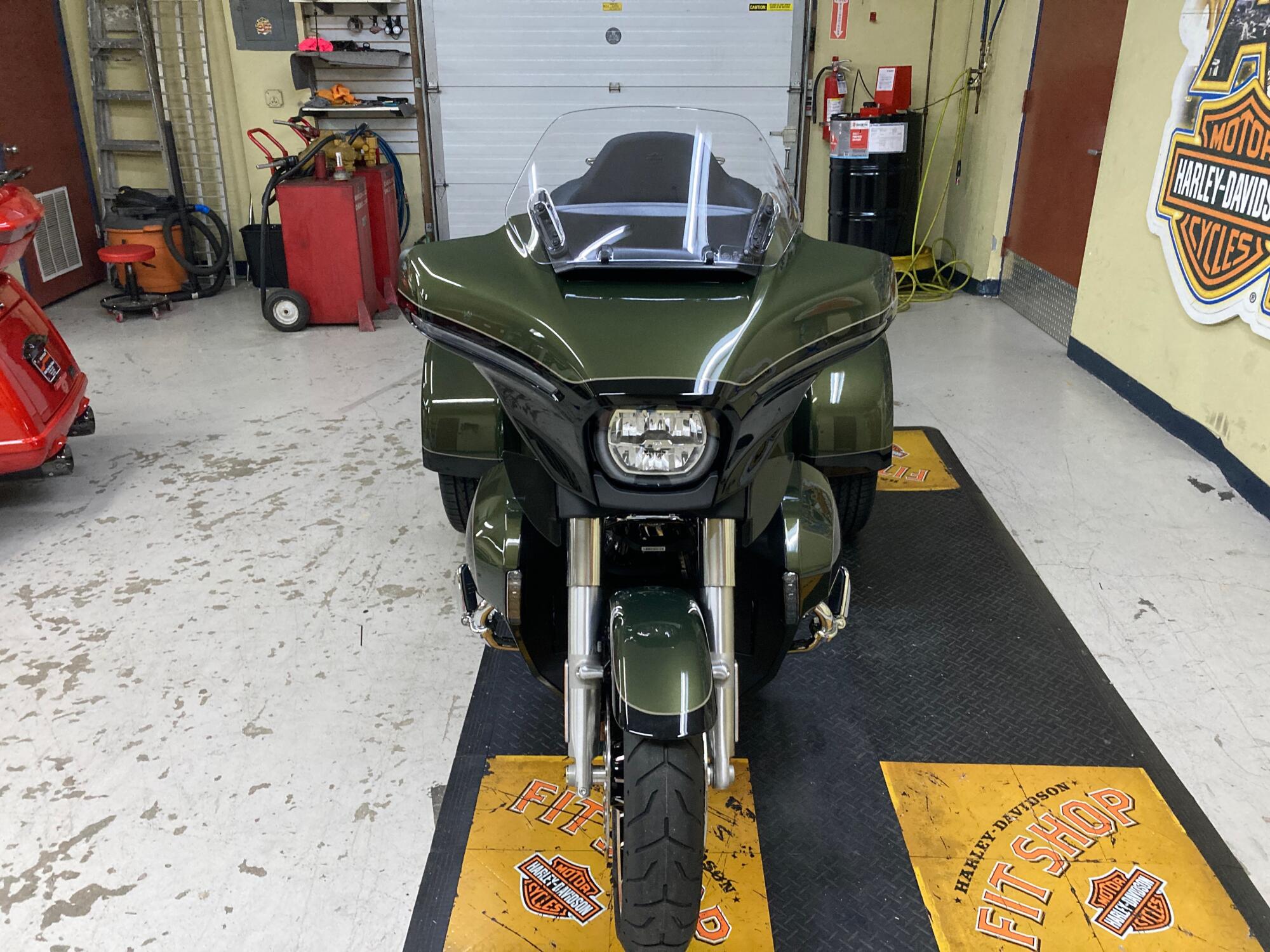2026 Harley-Davidson® Street Glide 3 Limited Olive Steel Metallic / Vivid Black Chrome Trim FLHLT, photo 3