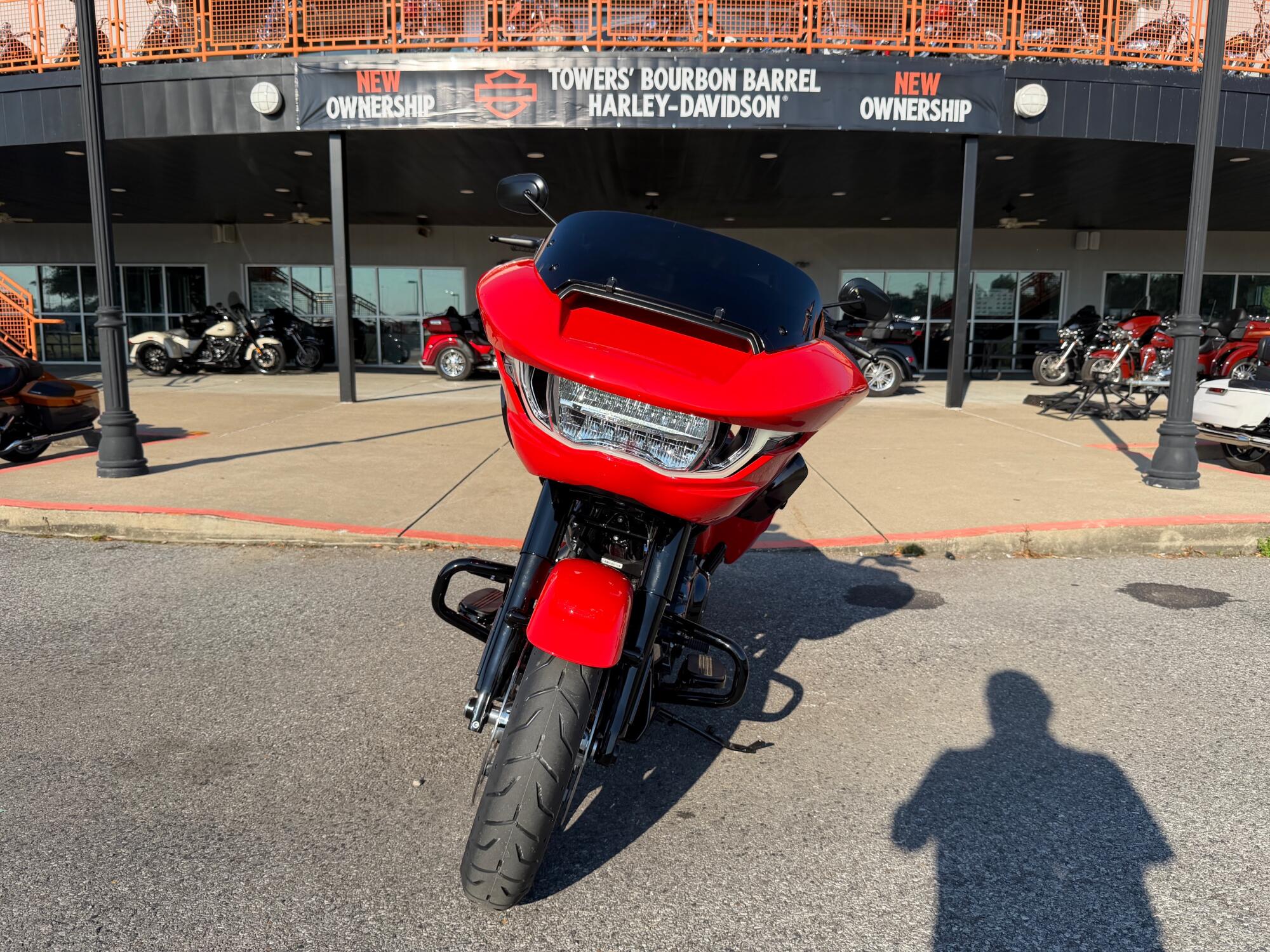 2026 Harley-Davidson® Road Glide™ Blood Orange Black Trim, photo 5