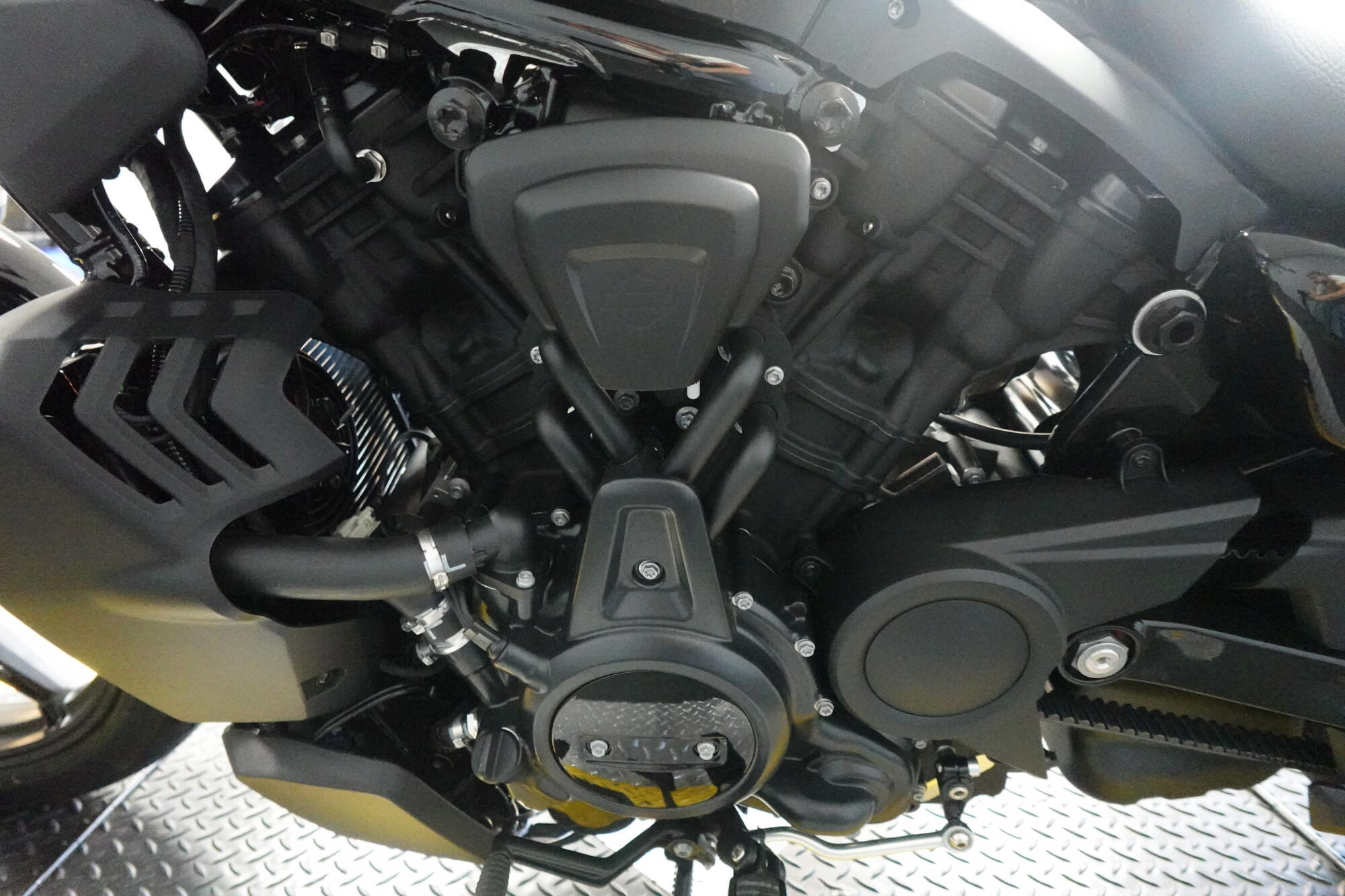 2026 Harley-Davidson® Nightster™ RH975, photo 12