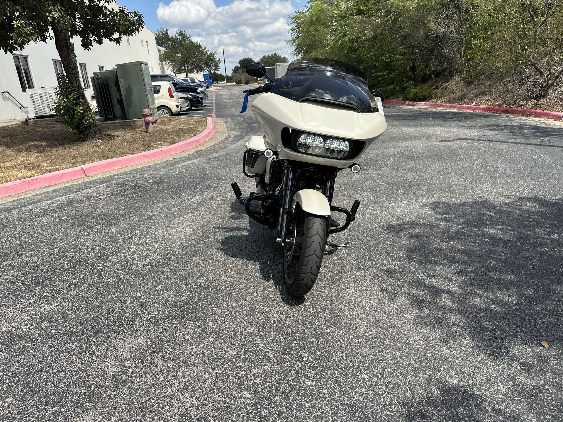 2023 Harley-Davidson® Road Glide® ST FLTRXST, photo 4