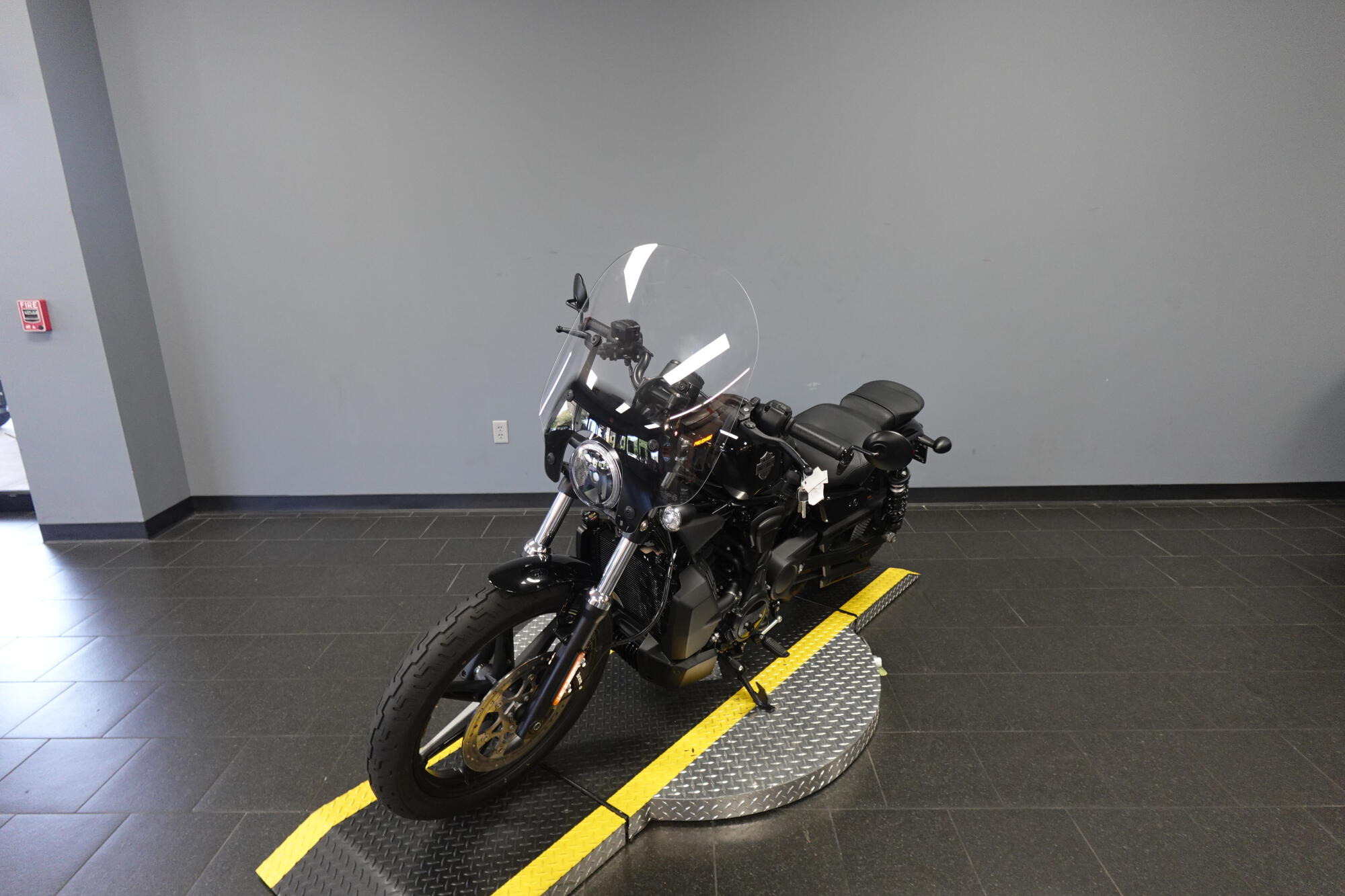 2026 Harley-Davidson® Nightster™ RH975, photo 4