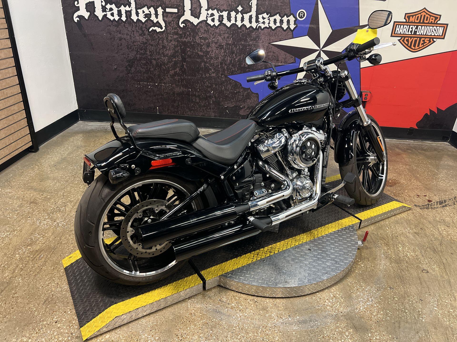 2018 Harley-Davidson® Breakout® FXBR, photo 9