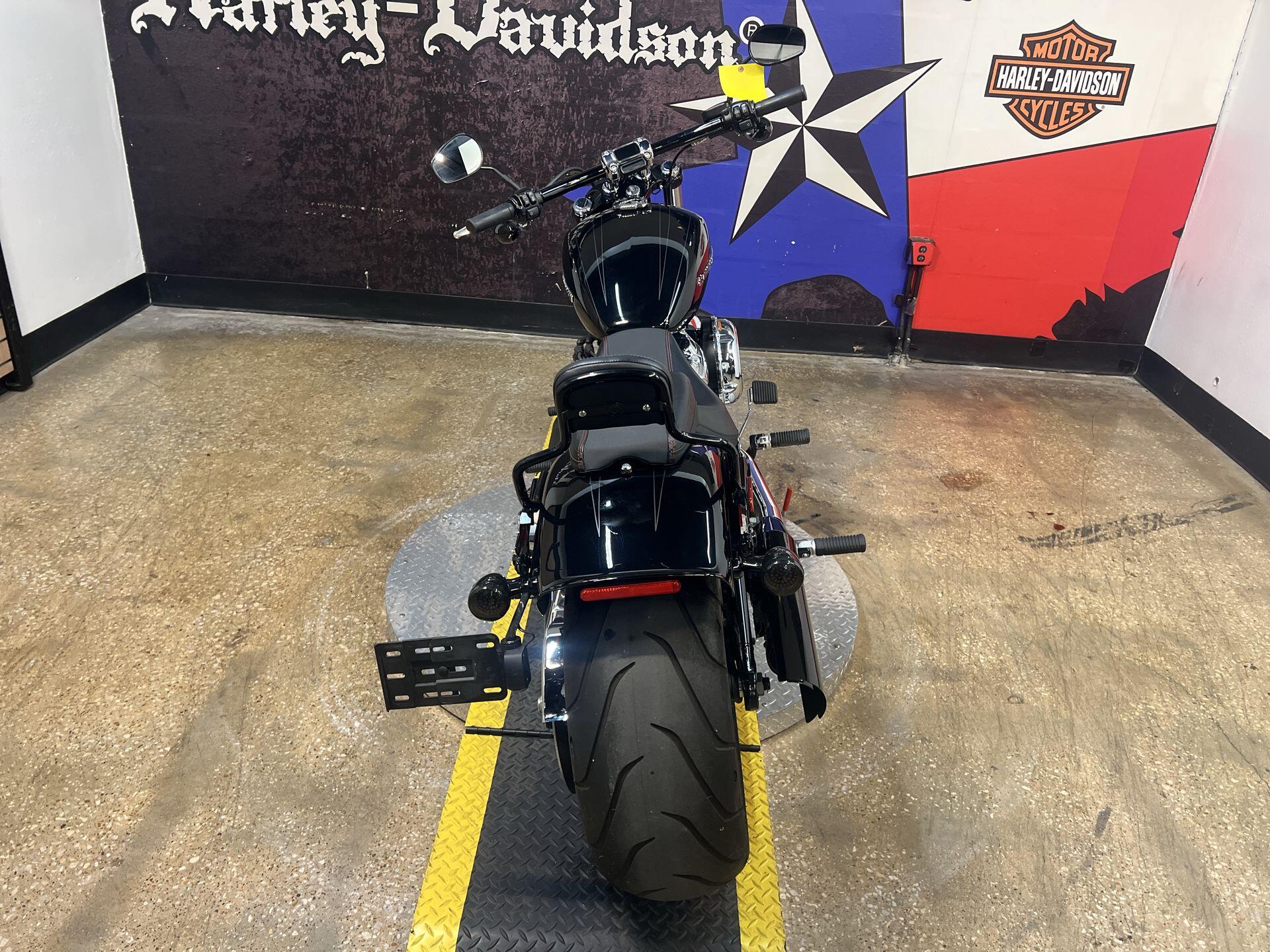 2018 Harley-Davidson® Breakout® FXBR, photo 10