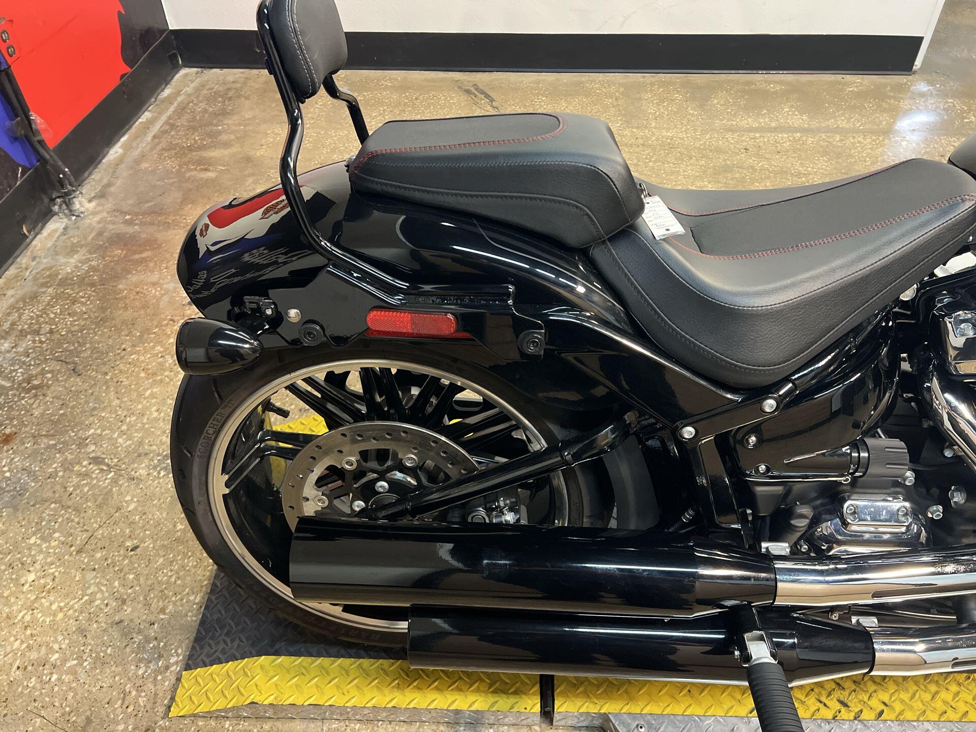 2018 Harley-Davidson® Breakout® FXBR, photo 17