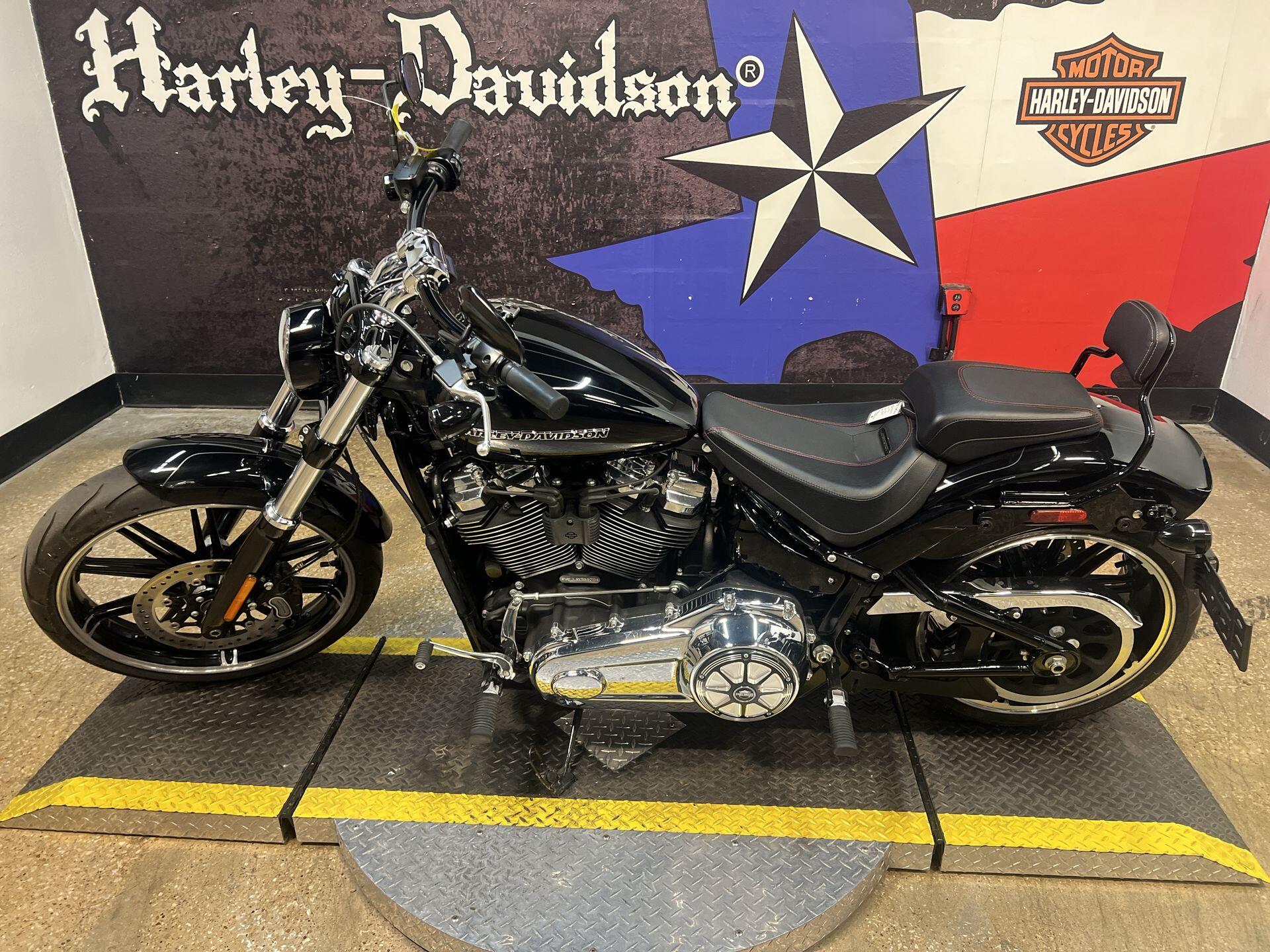 2018 Harley-Davidson® Breakout® FXBR, photo 4