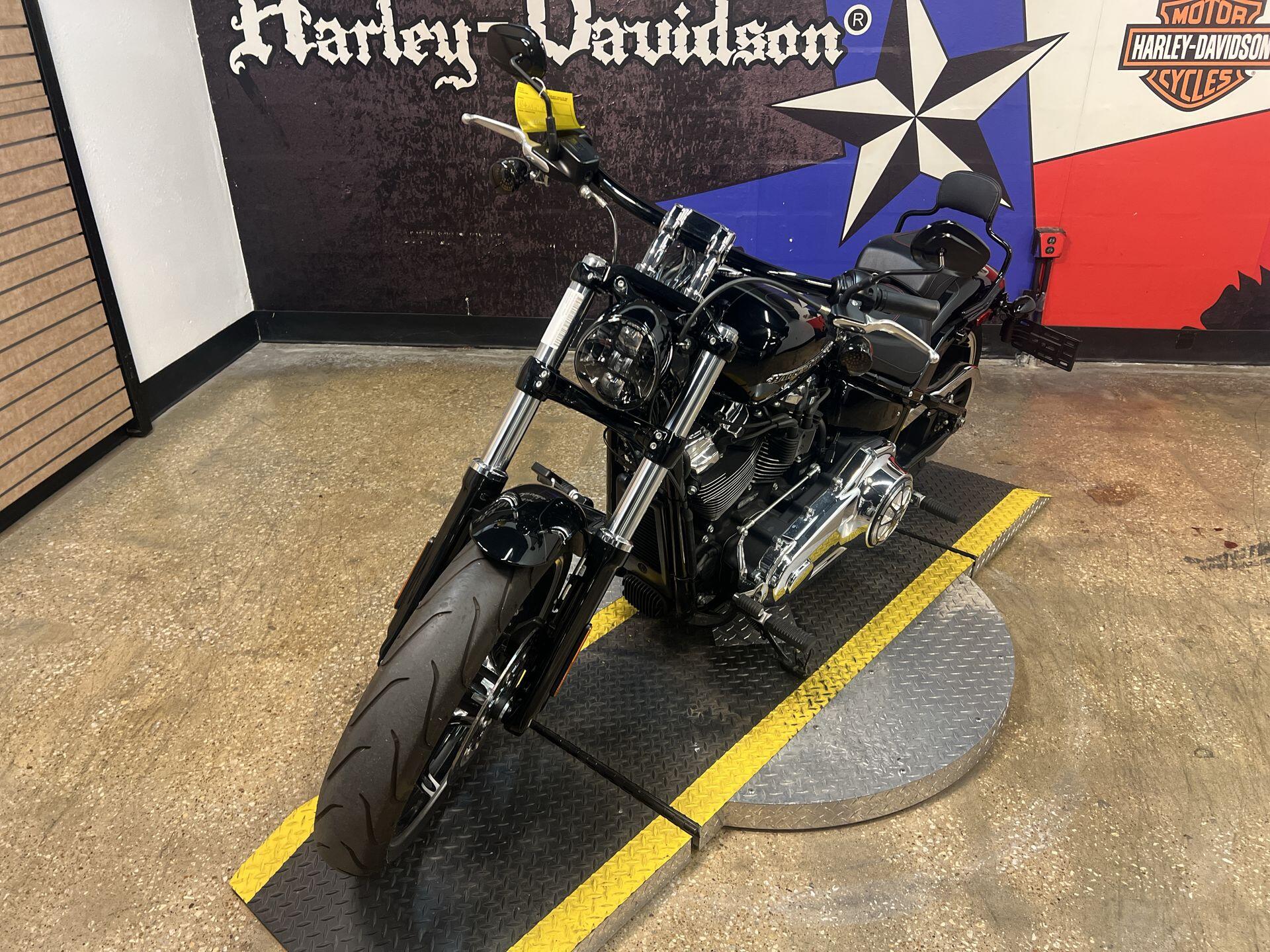 2018 Harley-Davidson® Breakout® FXBR, photo 5